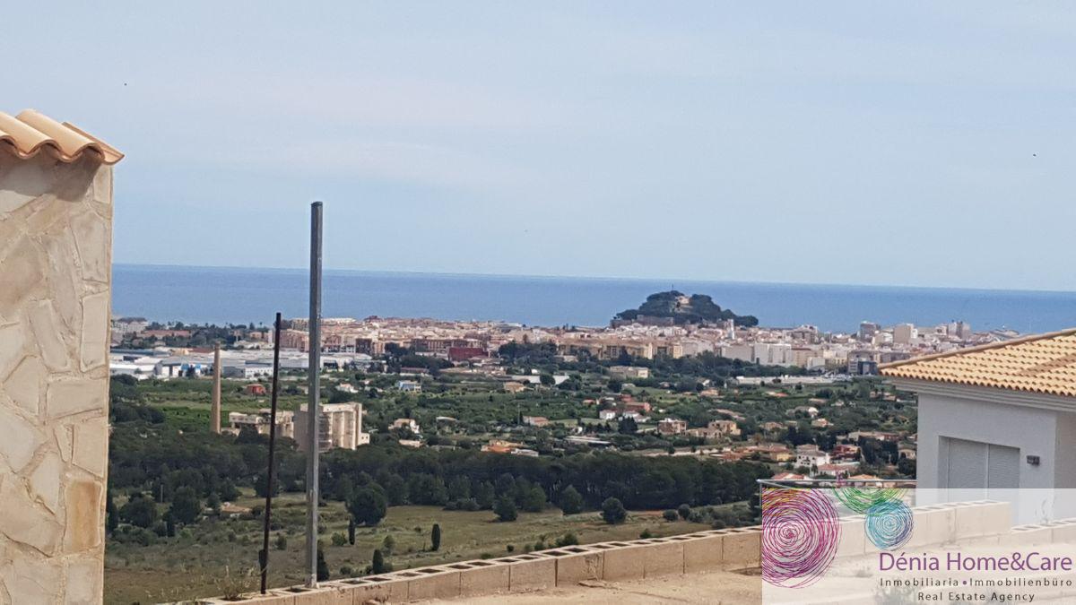 For sale of land in Dénia