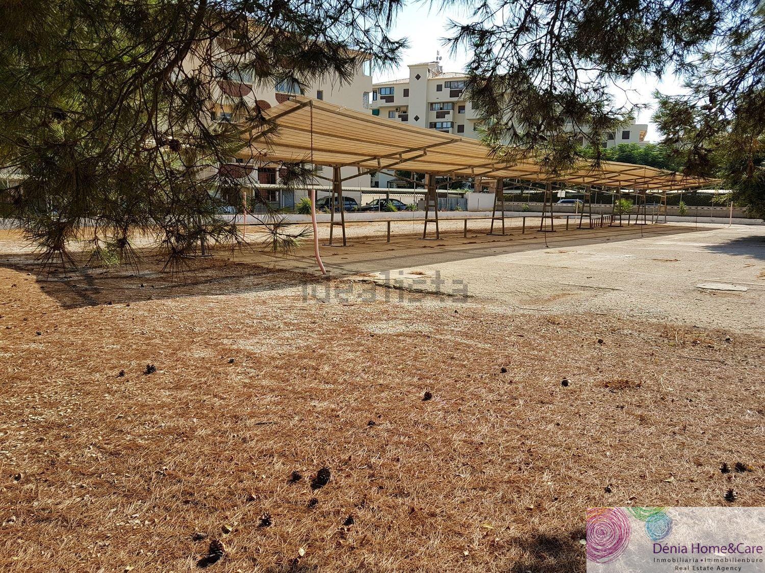 For sale of land in Dénia