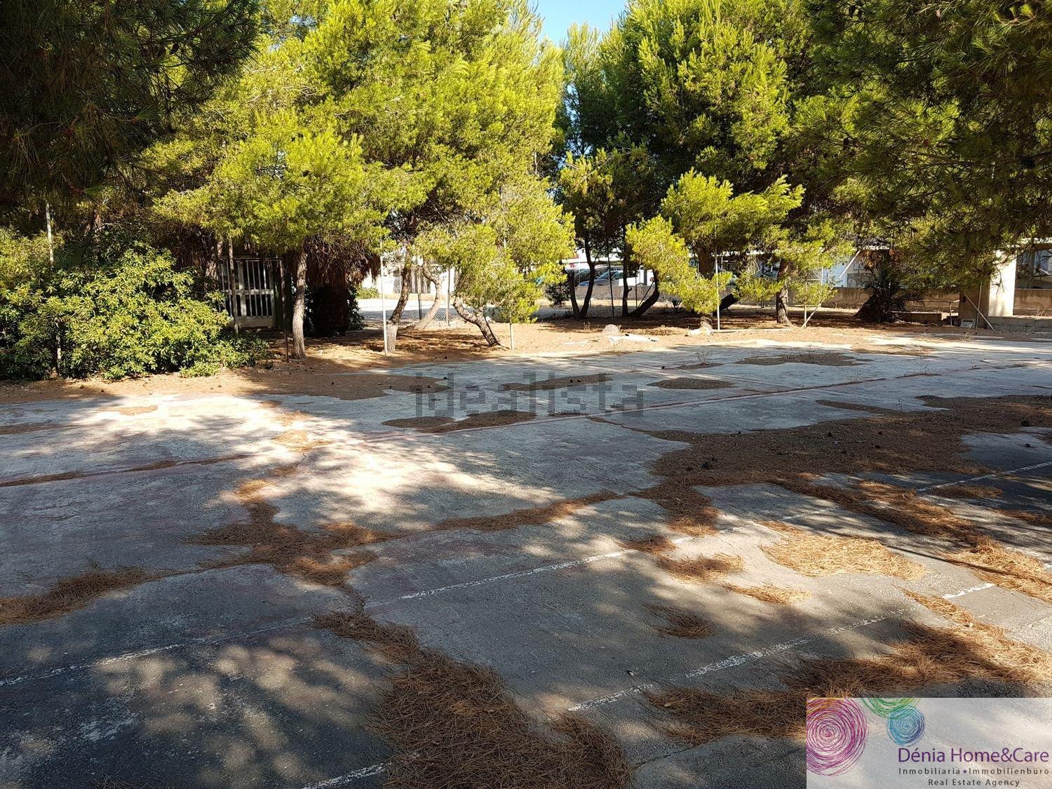 For sale of land in Dénia