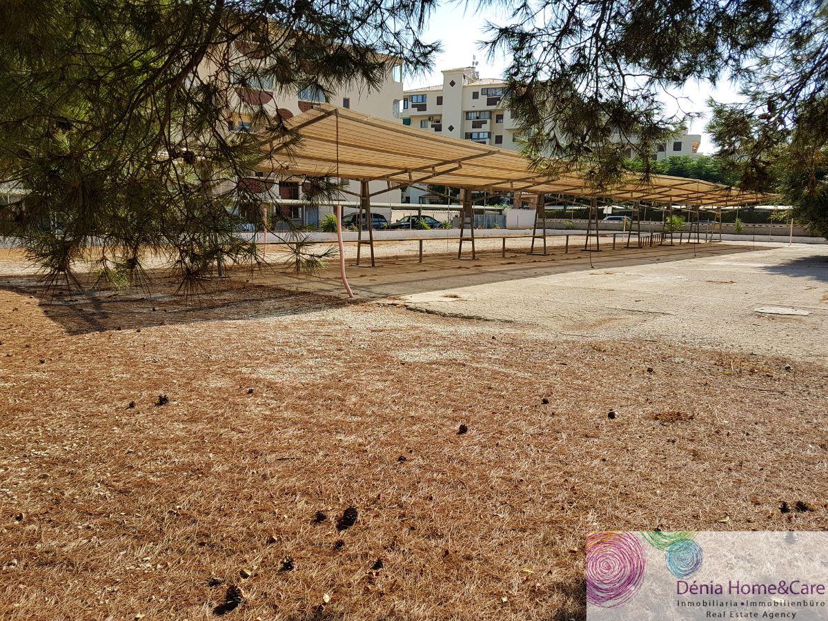 For sale of land in Dénia