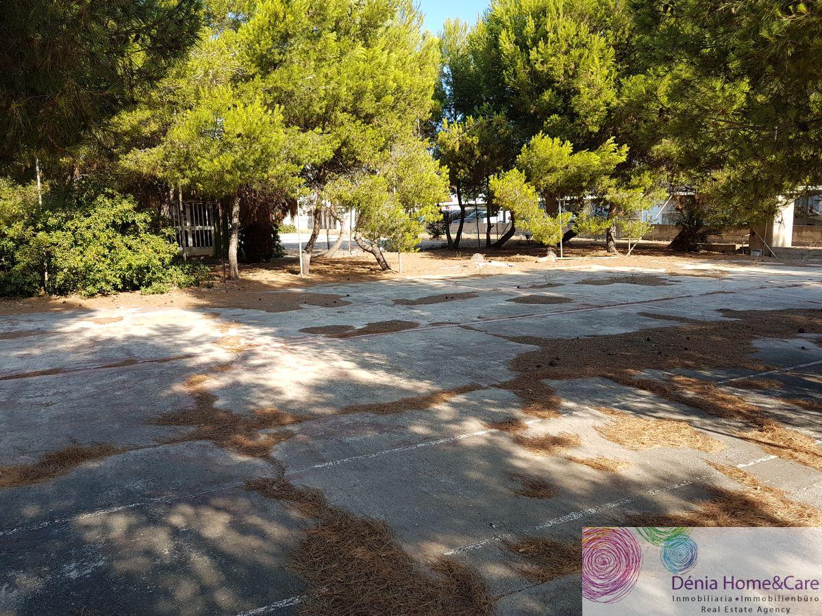 For sale of land in Dénia