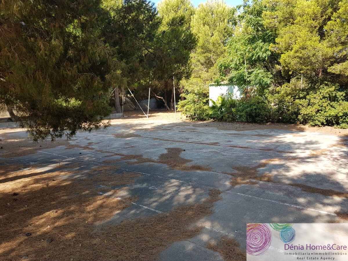 For sale of land in Dénia