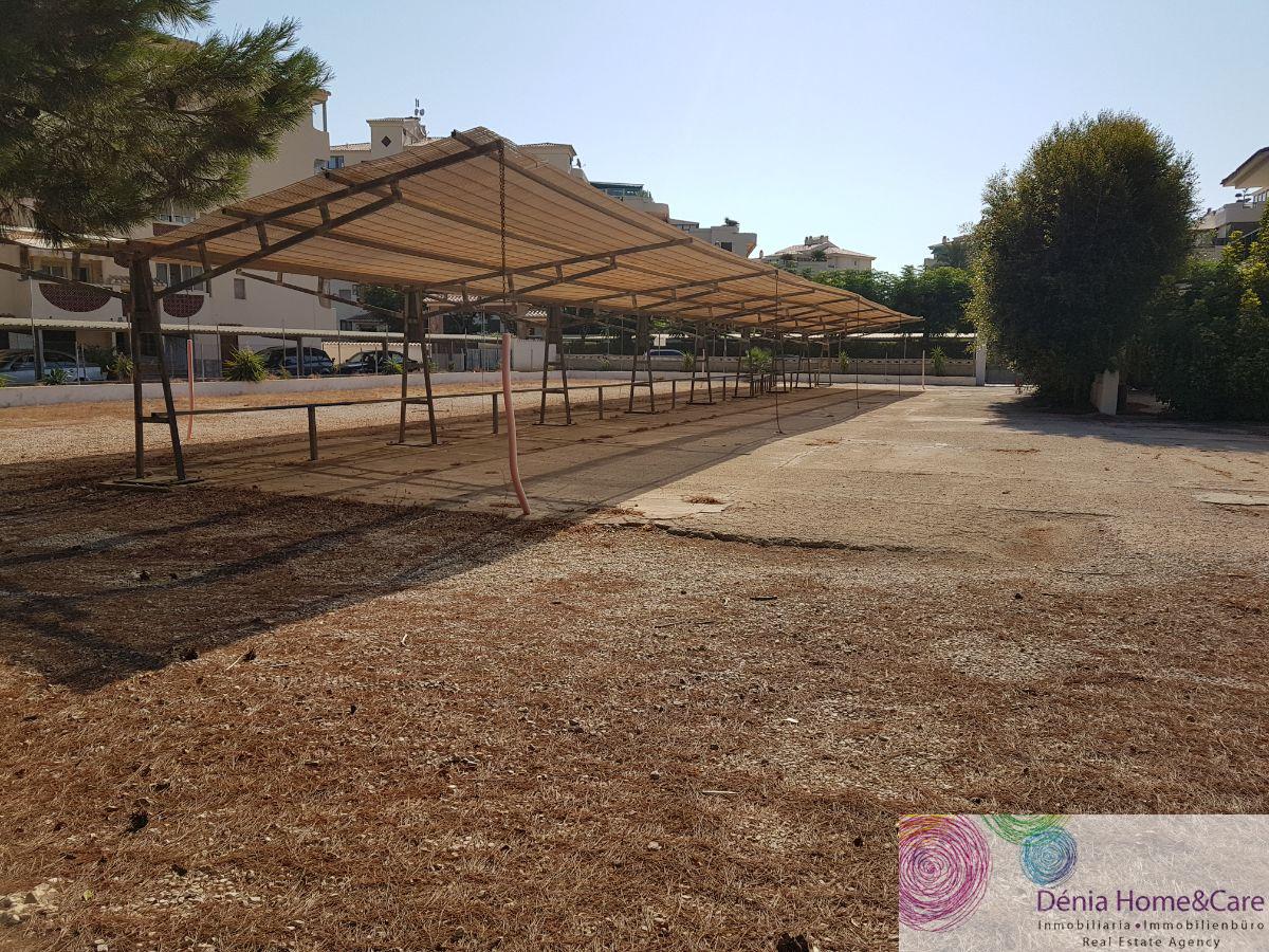 For sale of land in Dénia