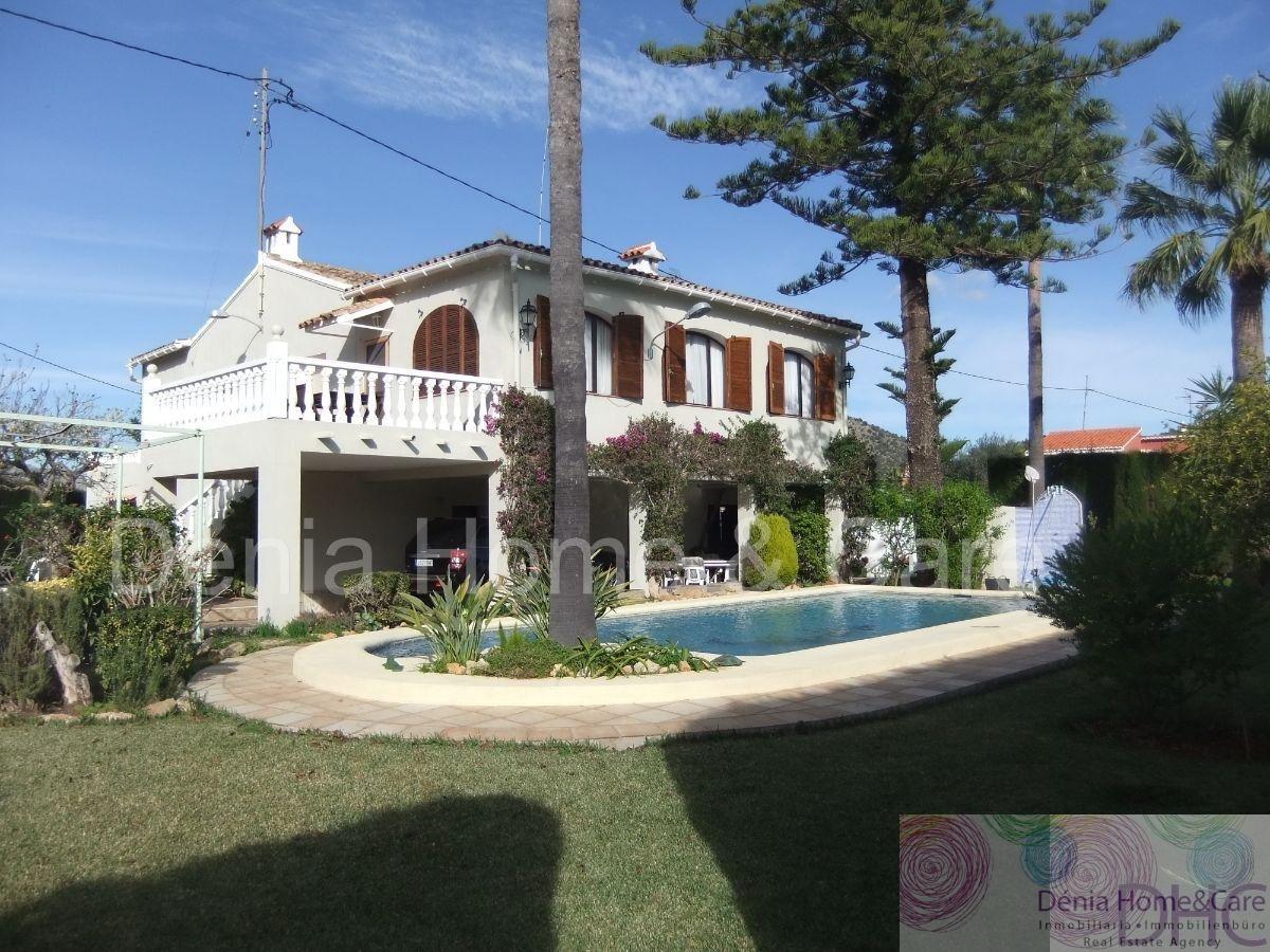 For sale of chalet in Pedreguer