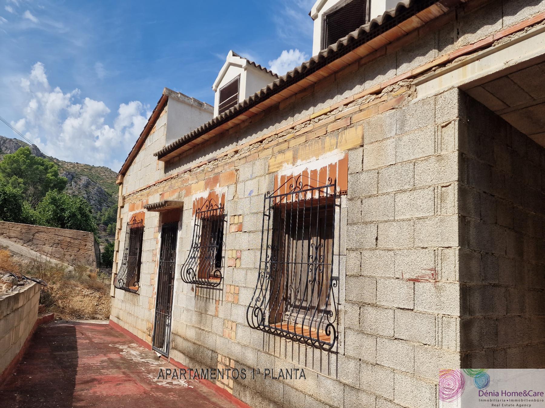 Venta de finca rústica en Pego