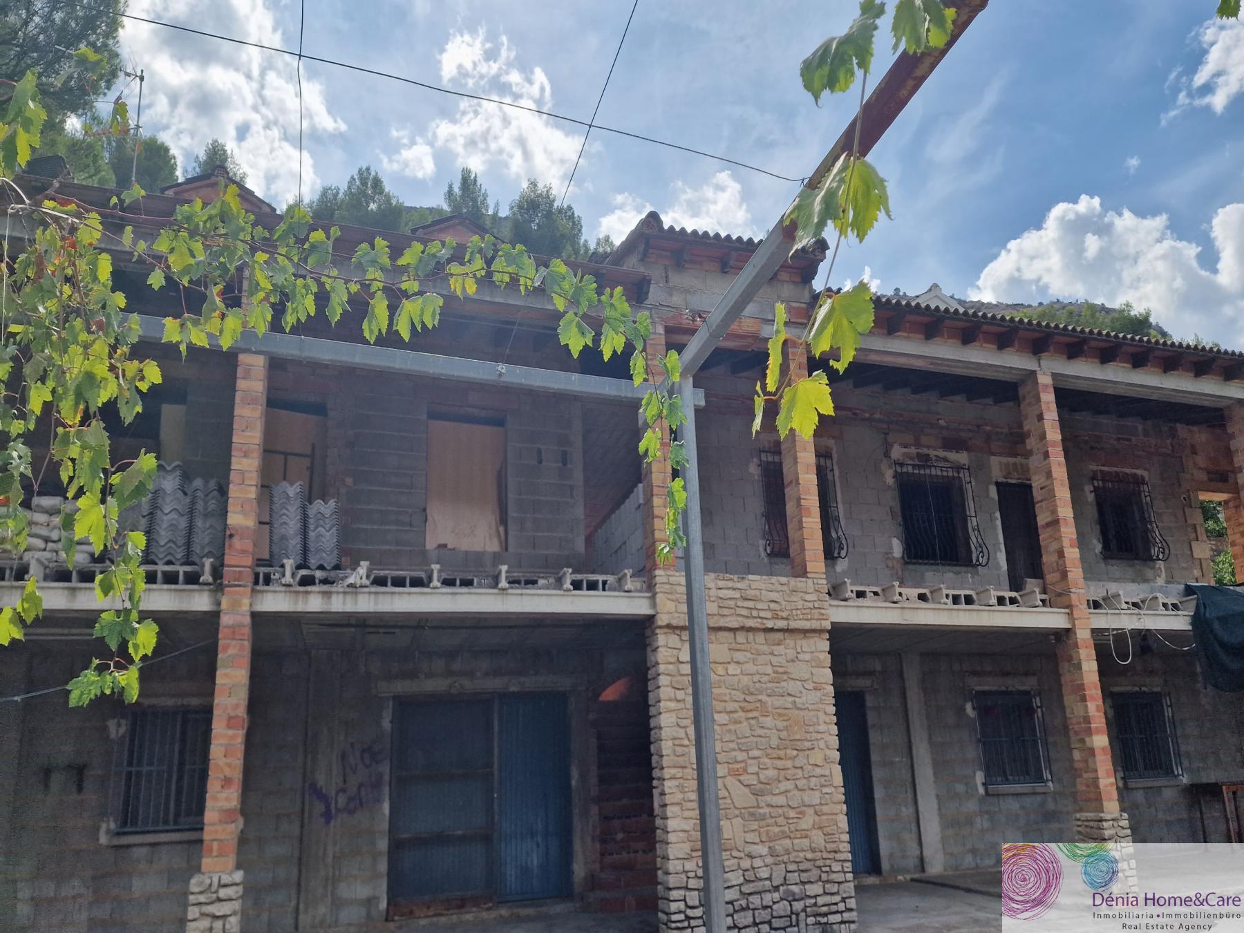 For sale of rural property in Pego