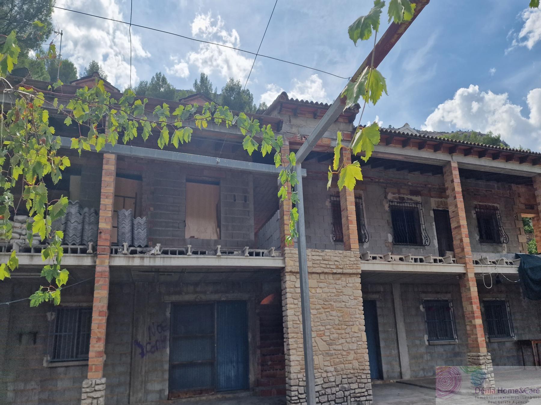 For sale of rural property in Pego