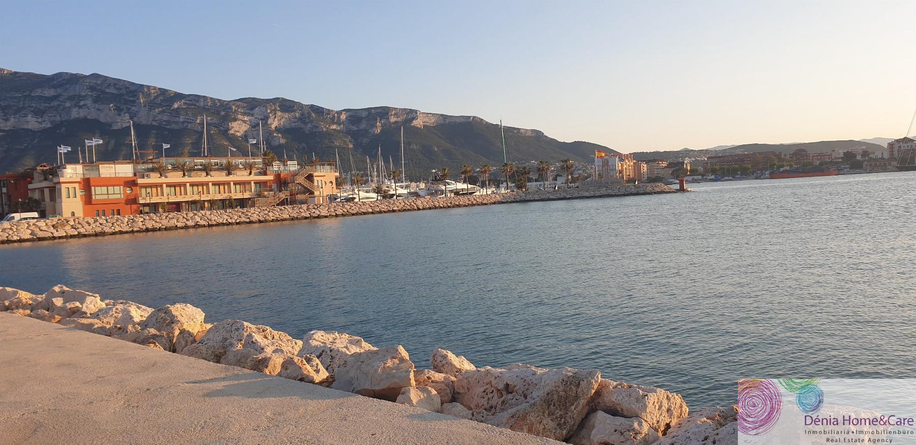 For sale of flat in Dénia