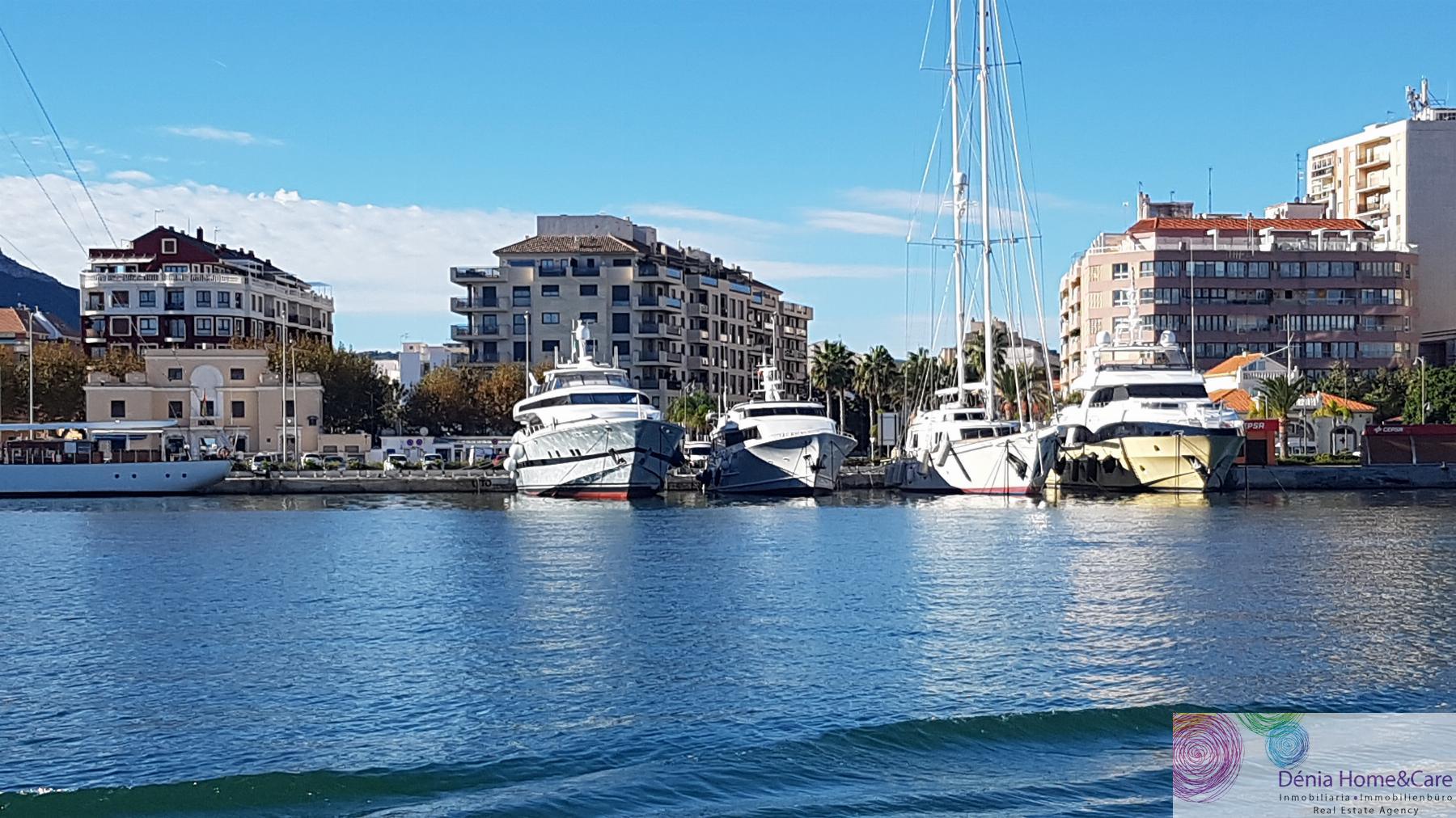 For sale of flat in Dénia
