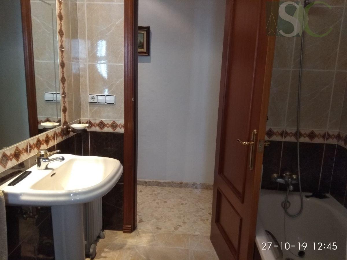 For sale of flat in Teba