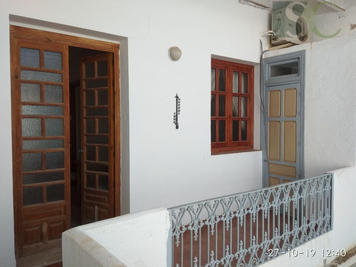 For sale of flat in Teba