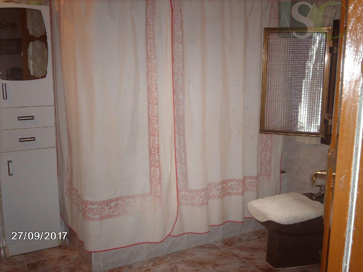 For sale of flat in Teba