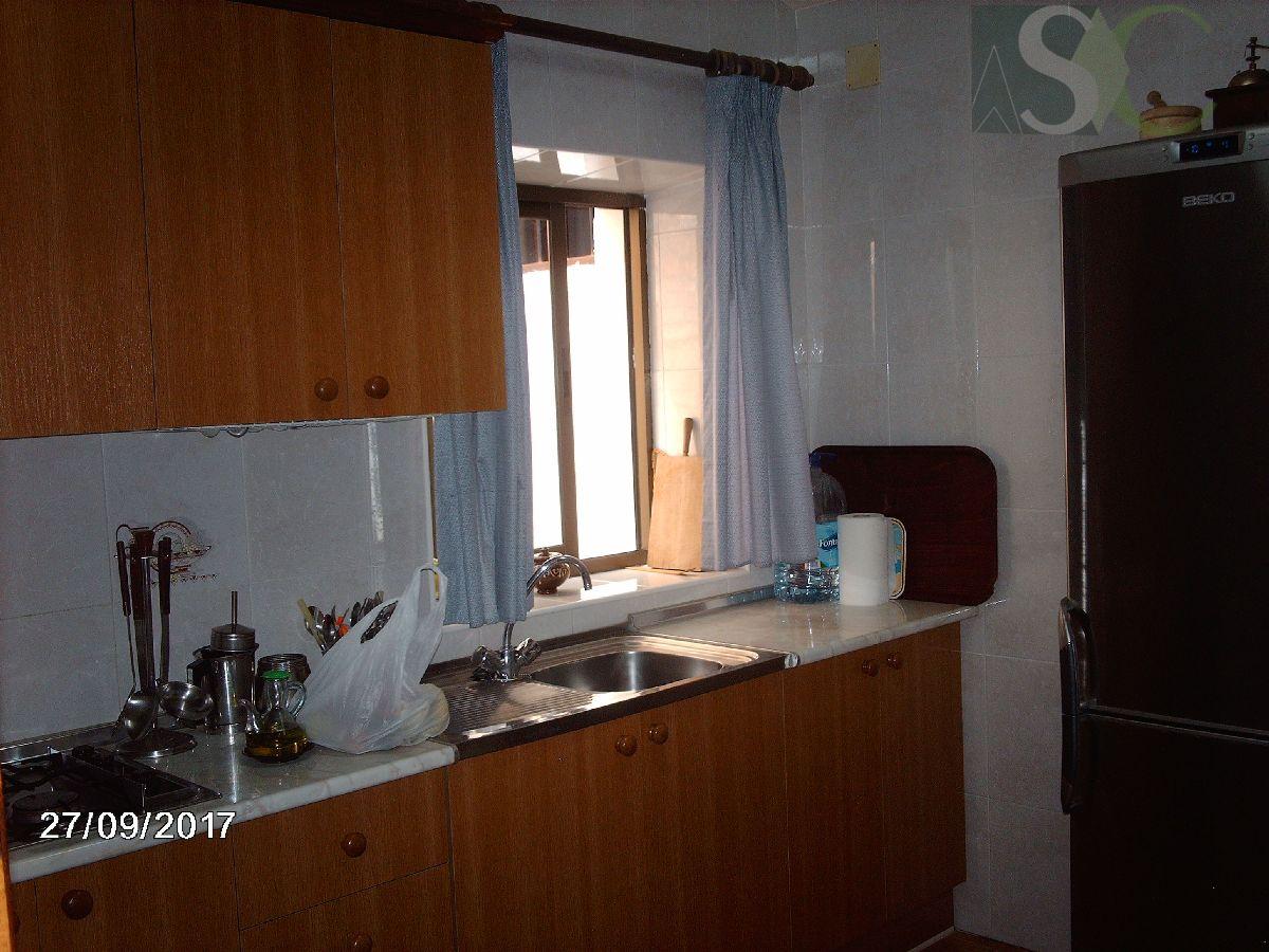 For sale of flat in Teba