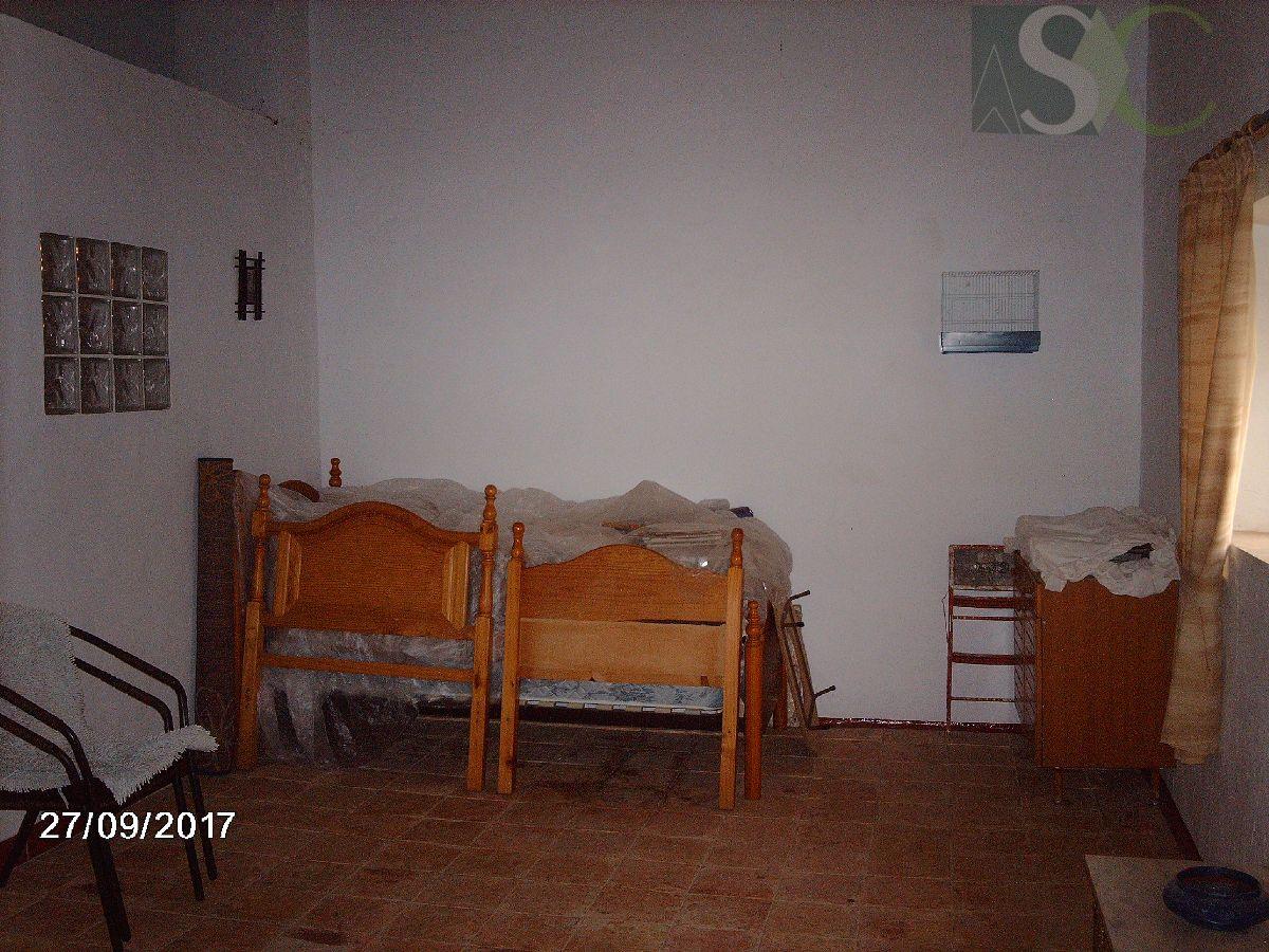 For sale of flat in Teba