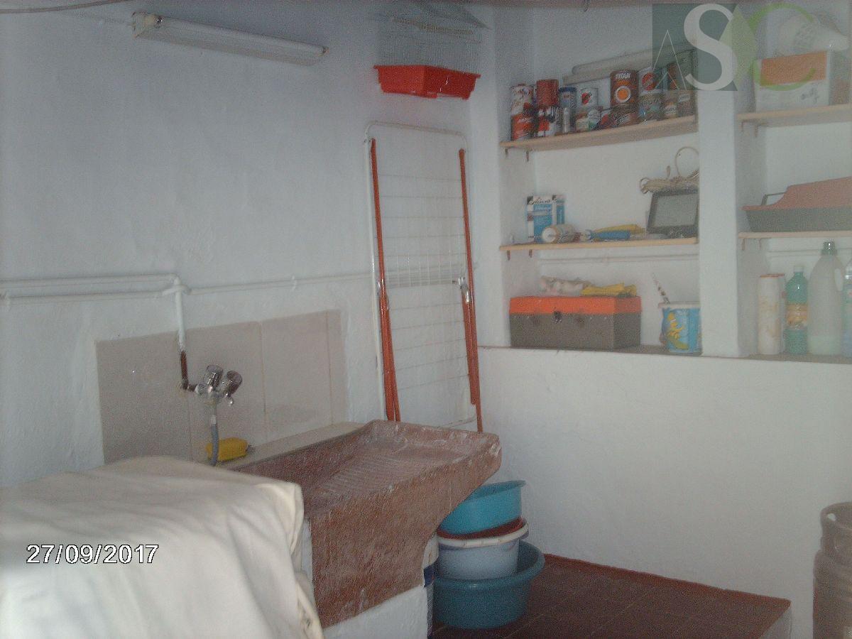 For sale of flat in Teba