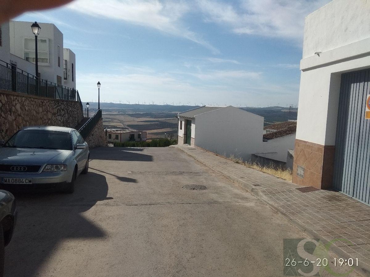For sale of land in Teba