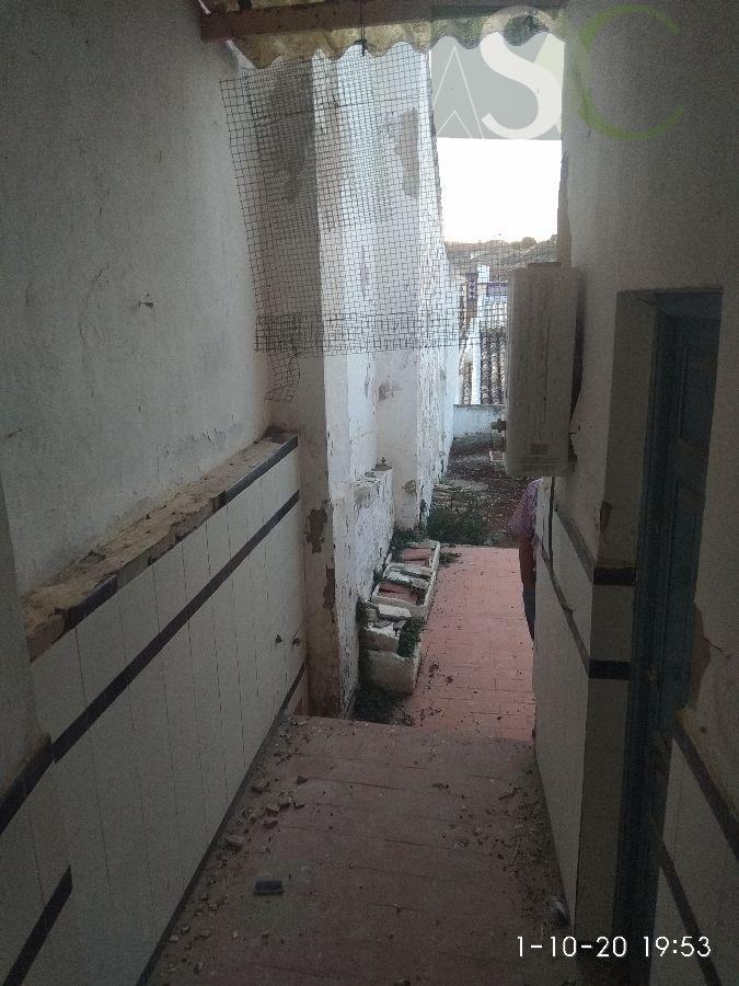 For sale of house in Almargen