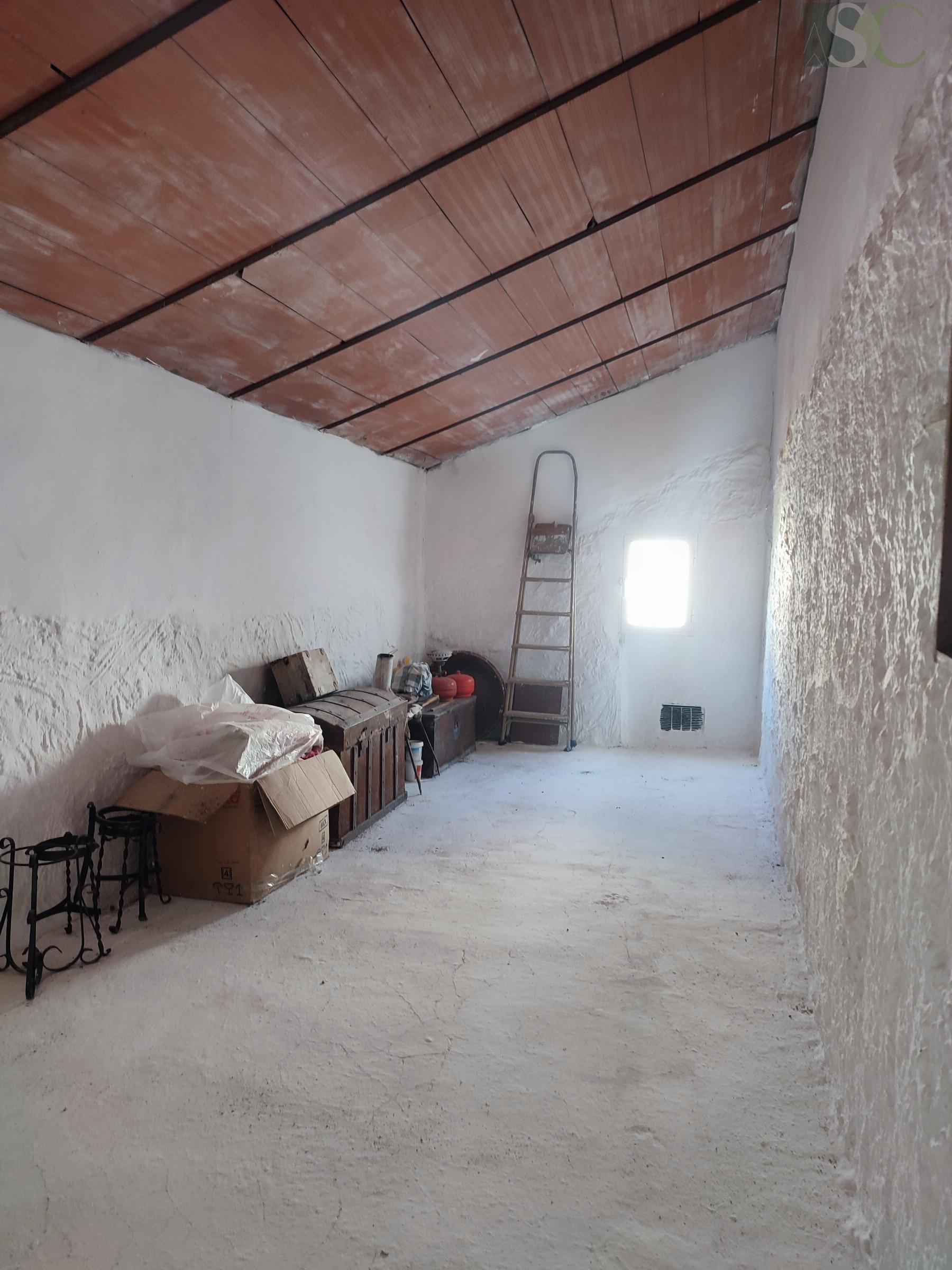 For sale of house in Almargen