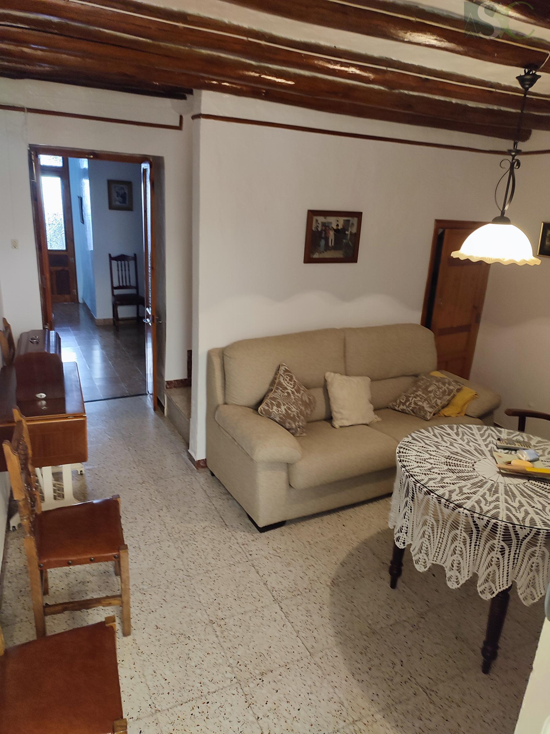 For sale of house in Almargen