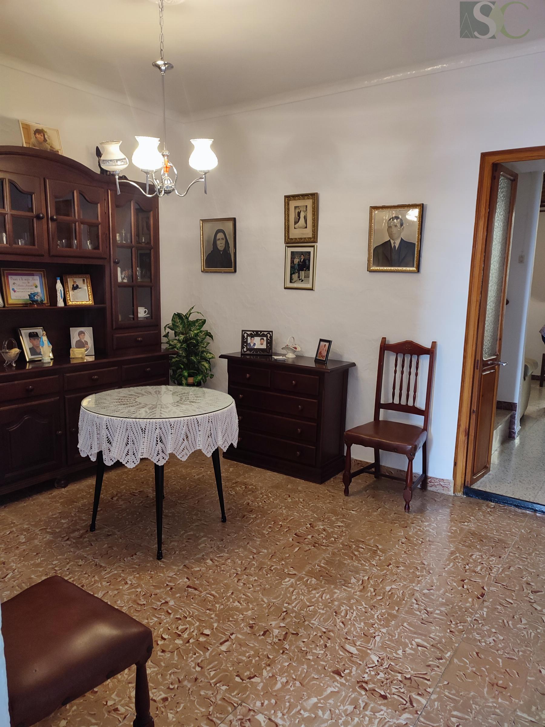 For sale of house in Almargen