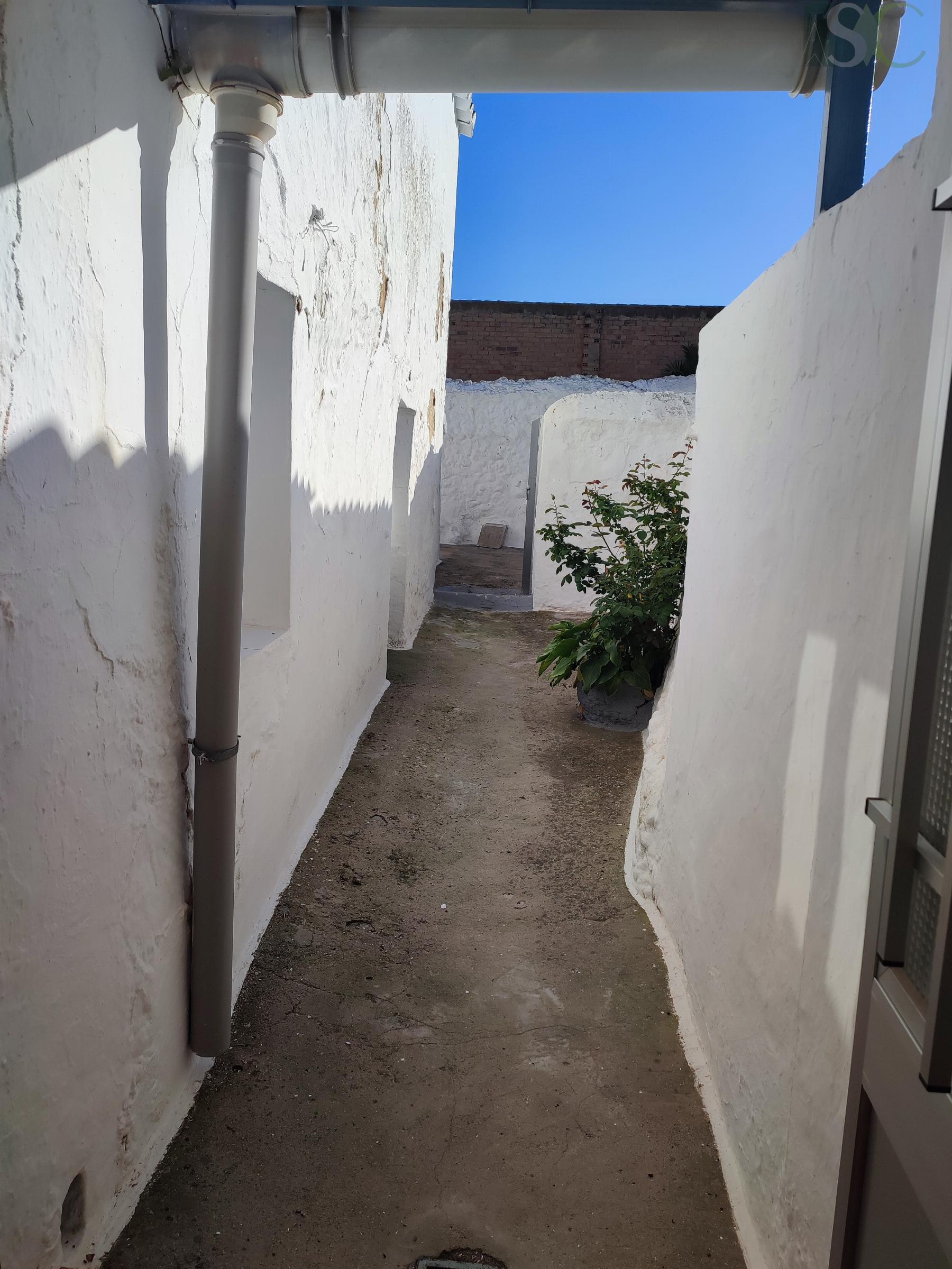 For sale of house in Almargen