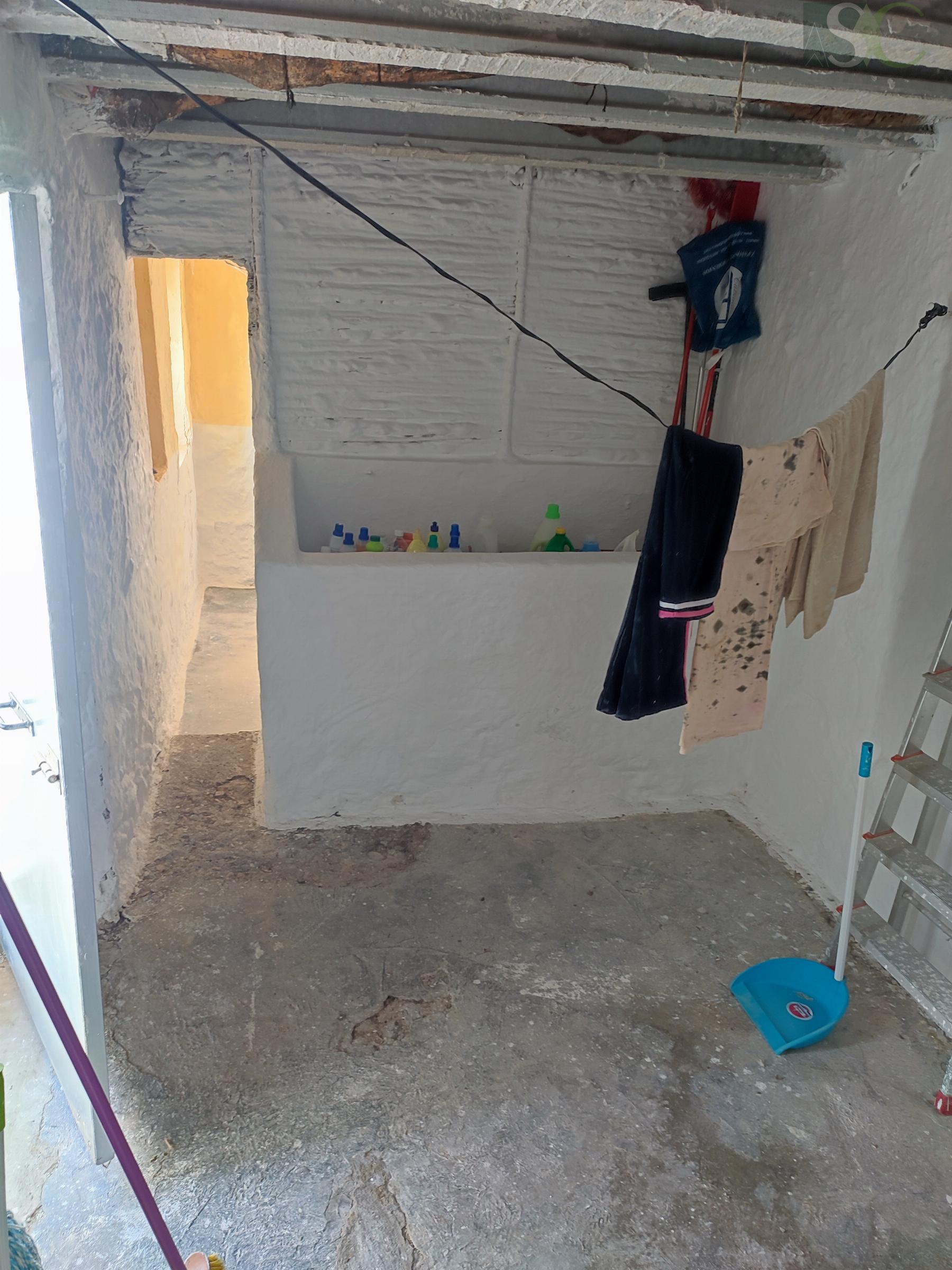 For sale of house in Almargen