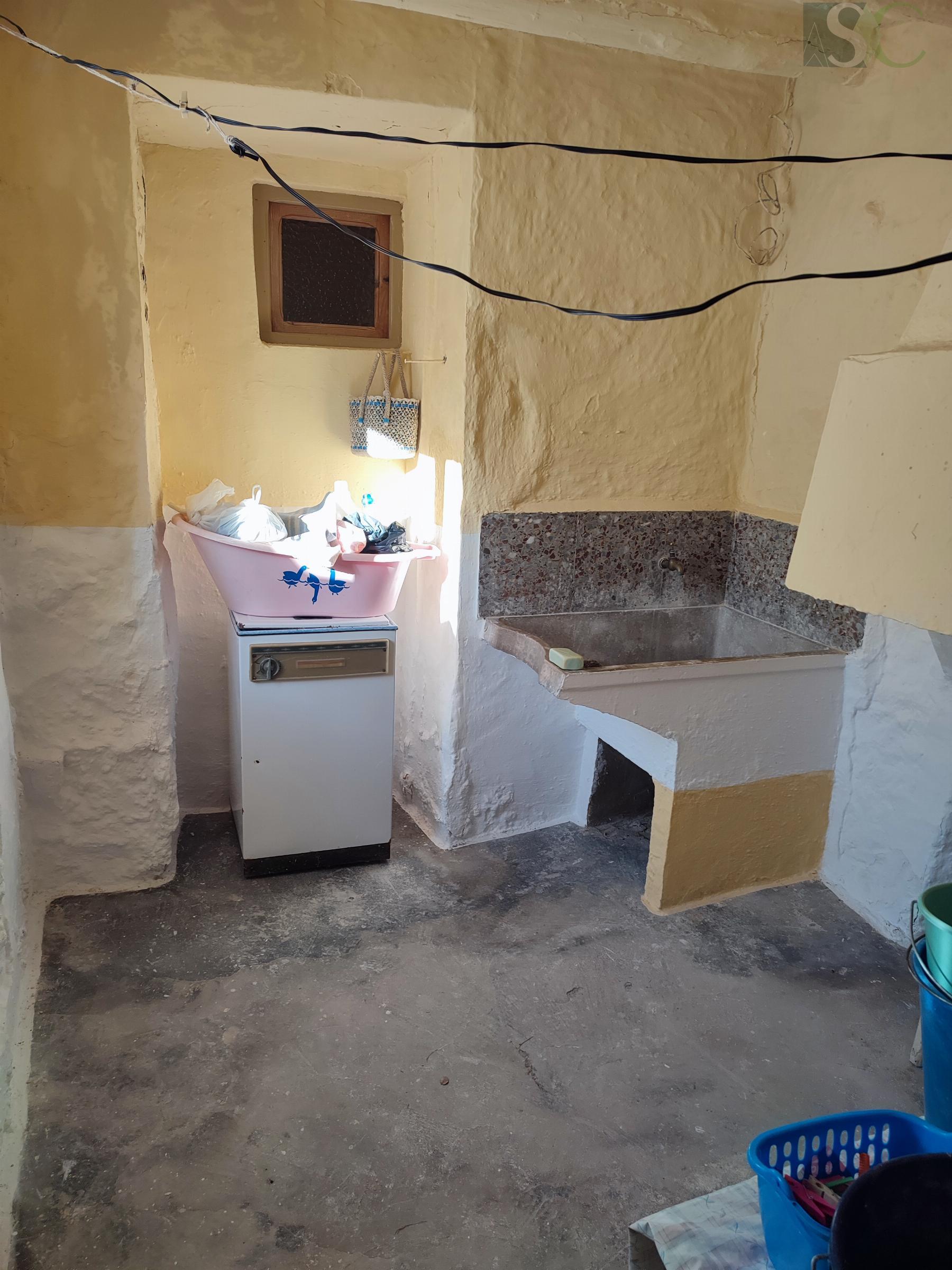 For sale of house in Almargen
