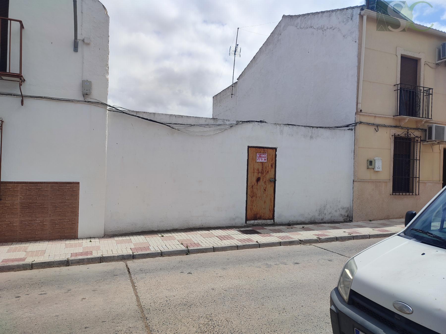 For sale of land in Almargen