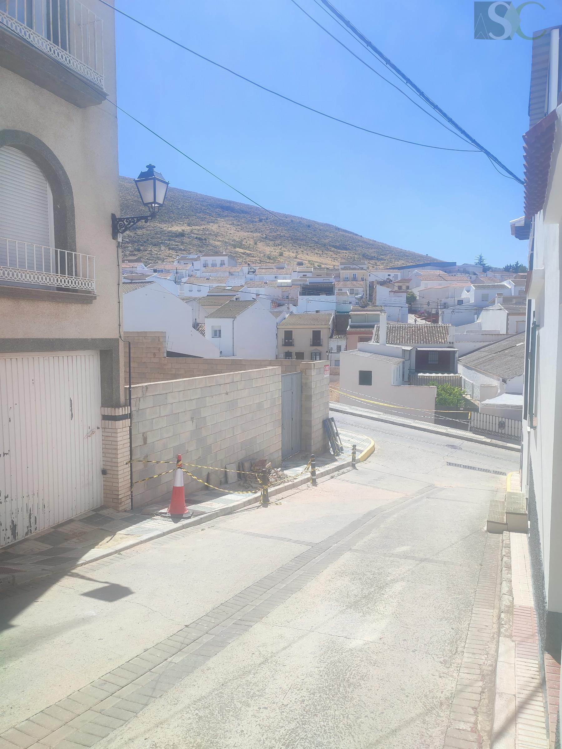 For sale of land in Teba