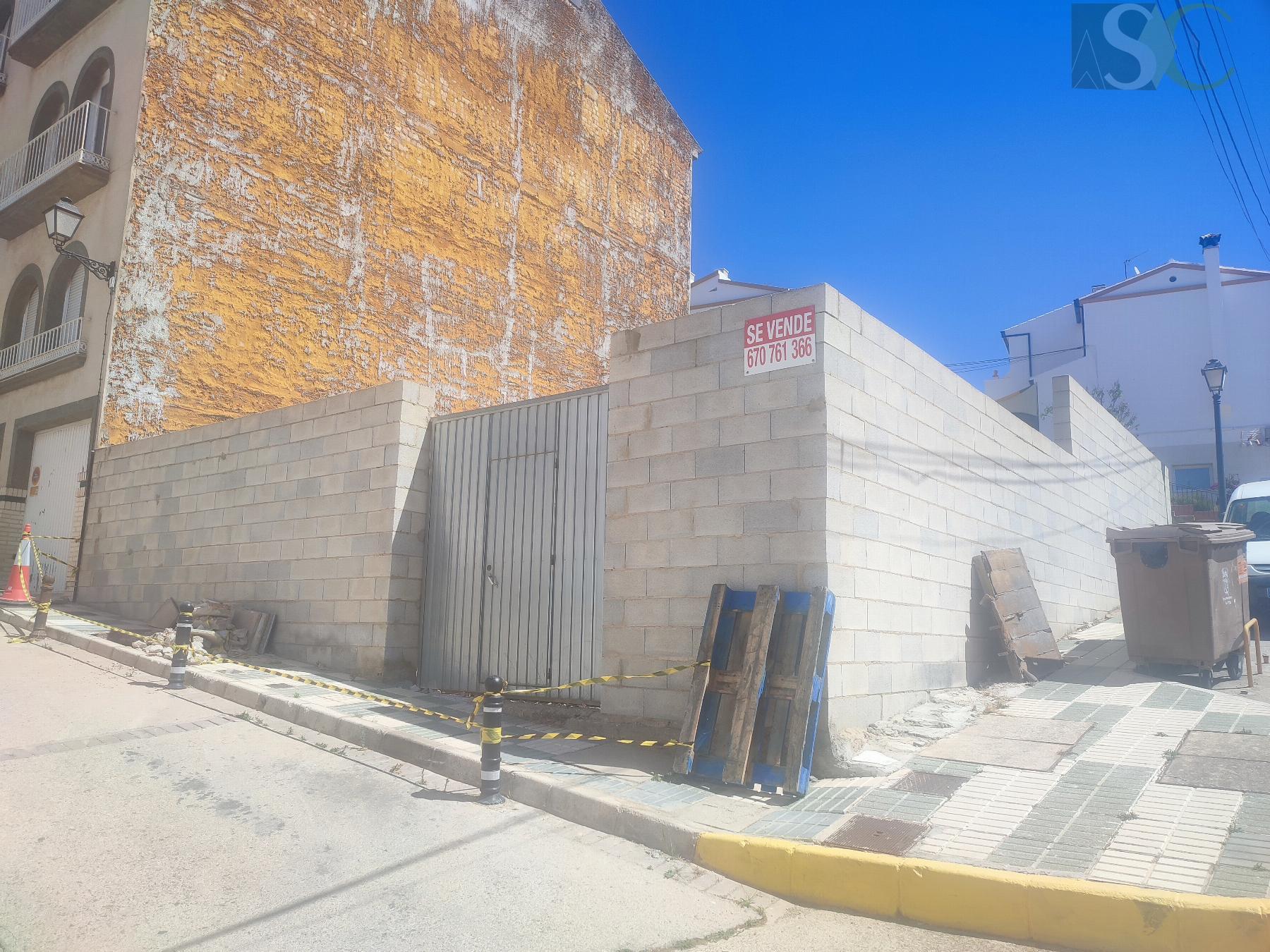 For sale of land in Teba