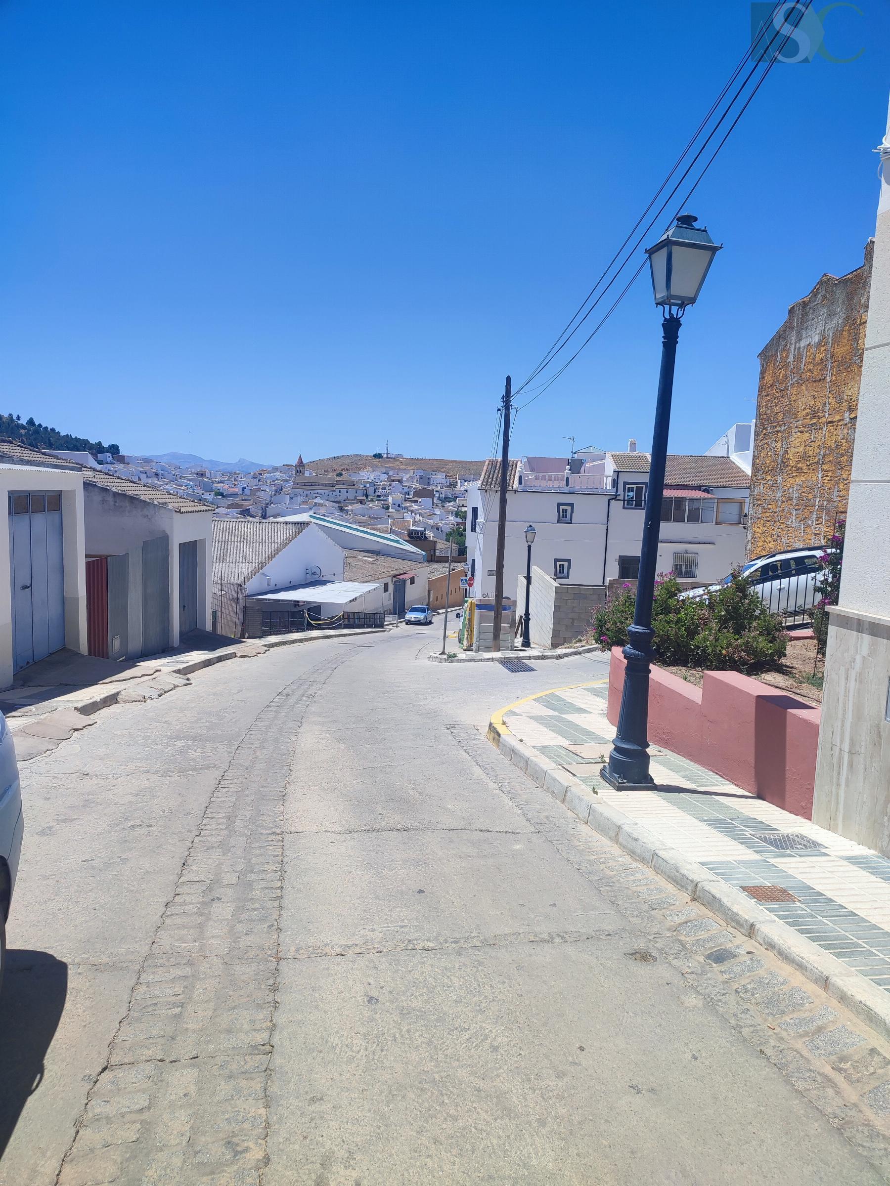 For sale of land in Teba