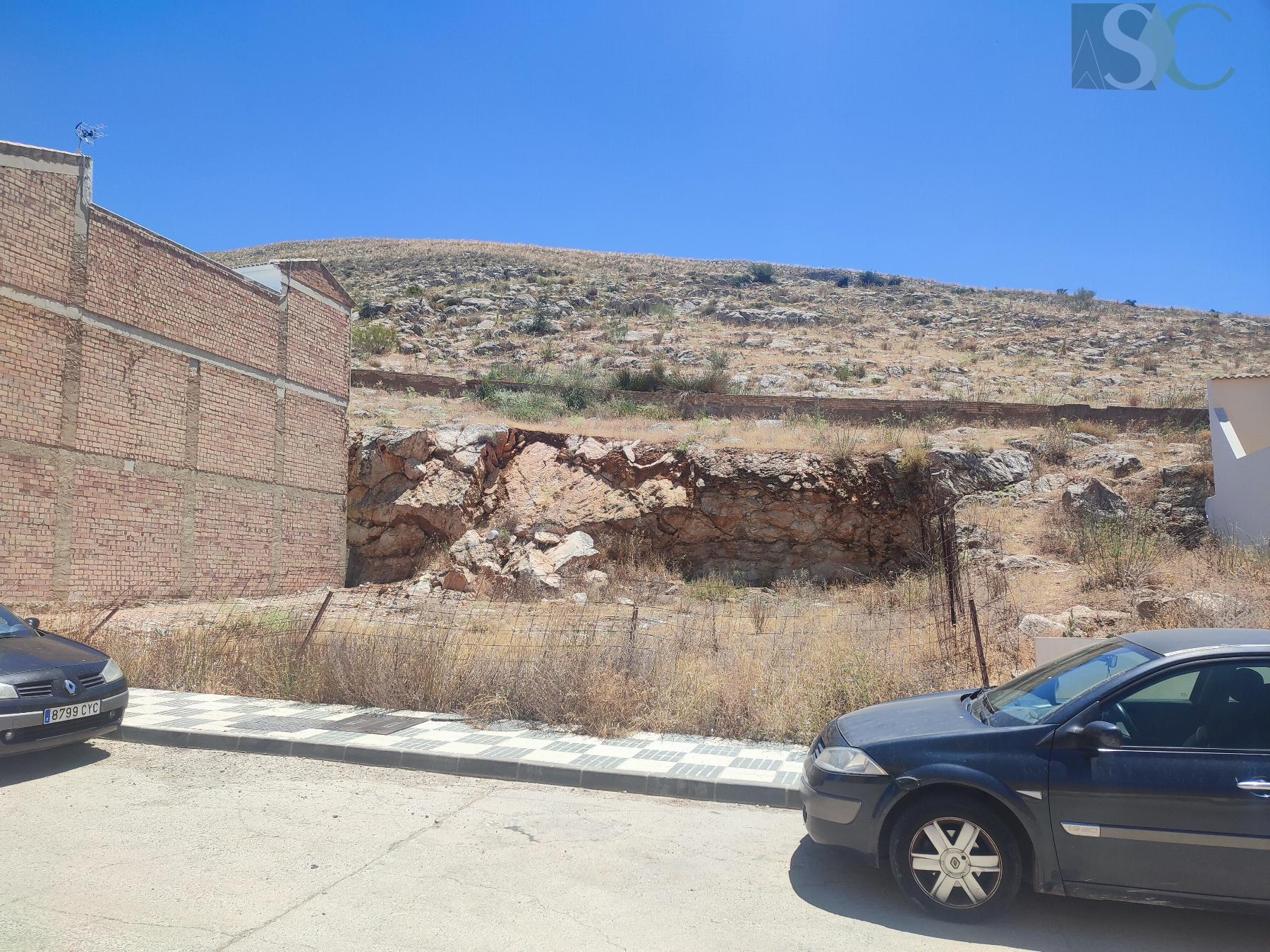 For sale of land in Teba