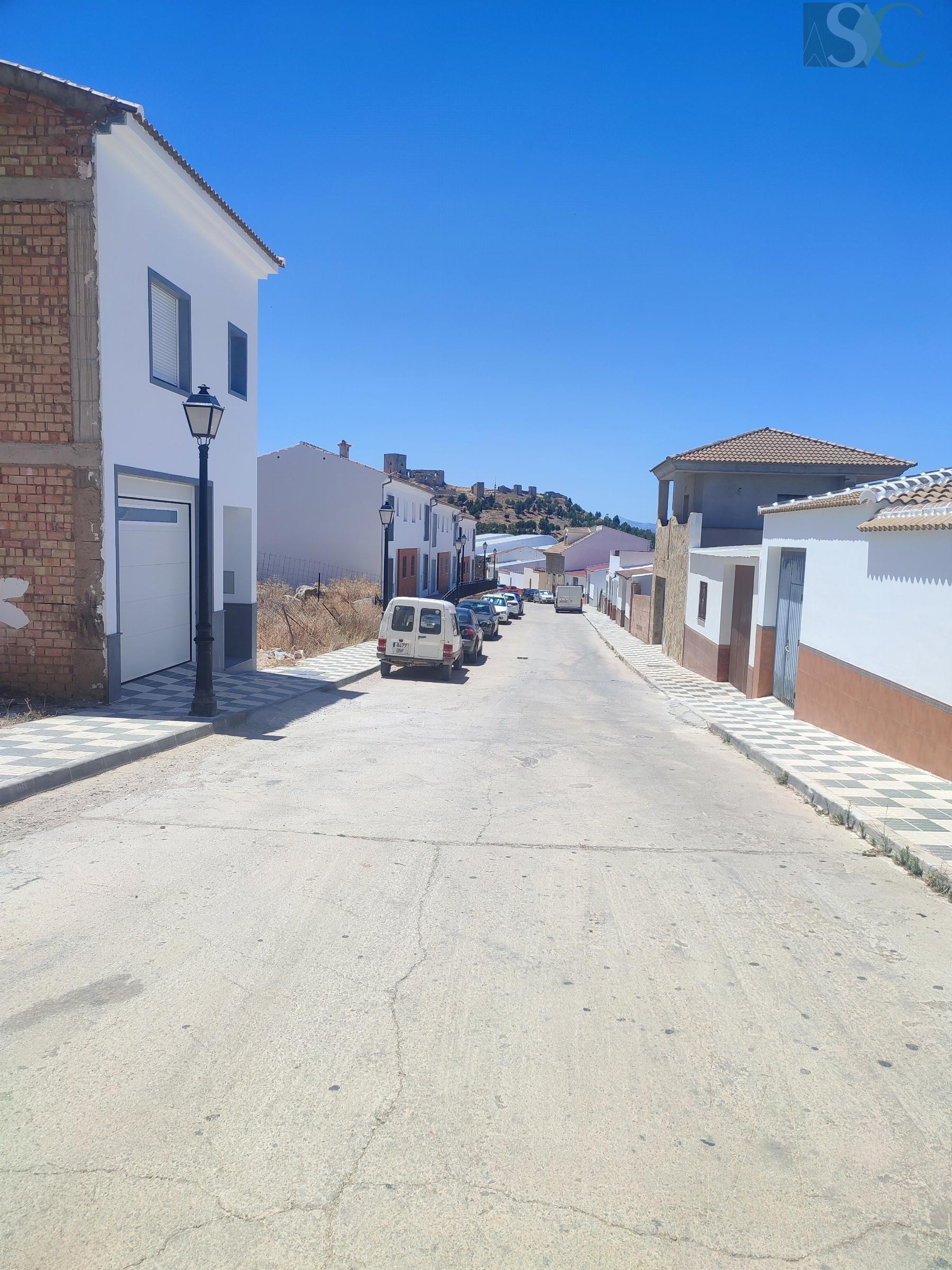 For sale of land in Teba
