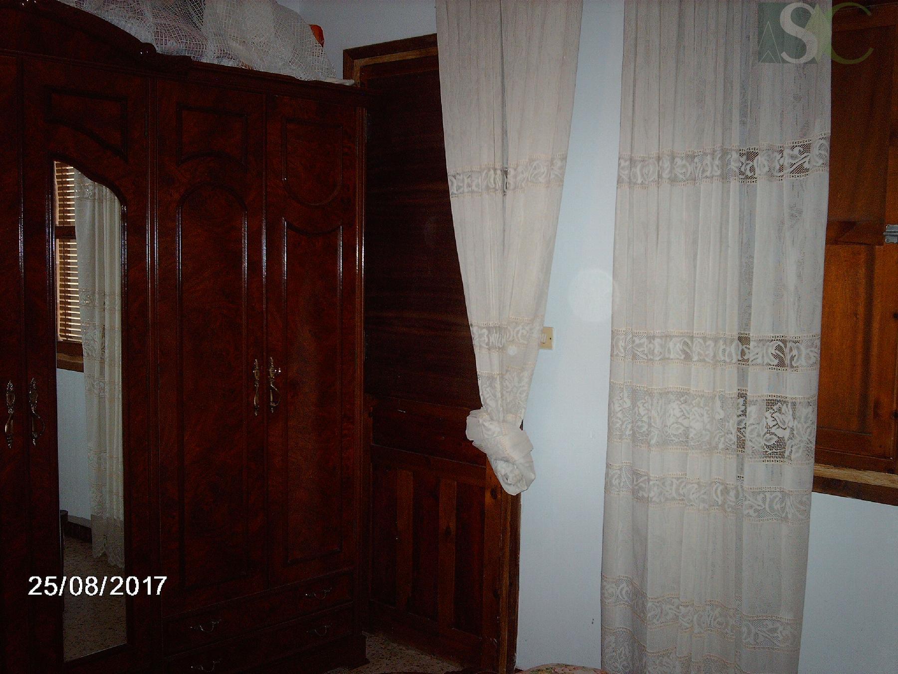 For sale of house in Teba