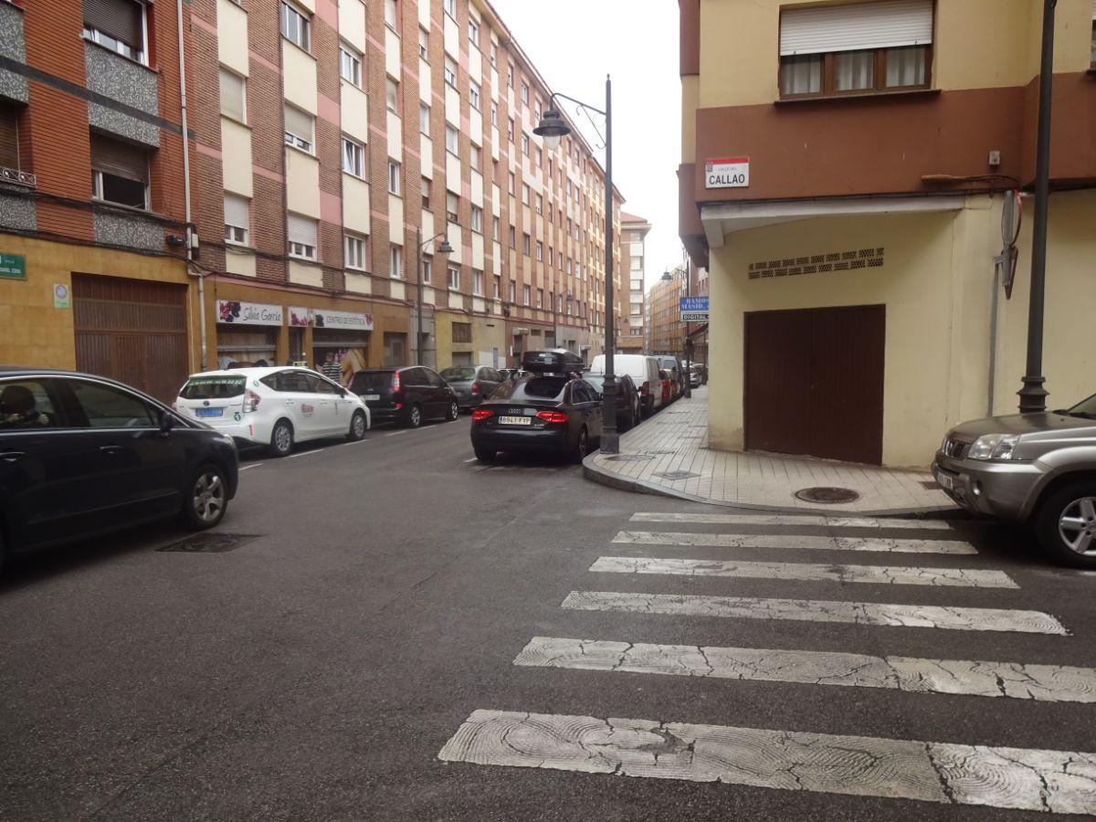 For sale of commercial in Gijón