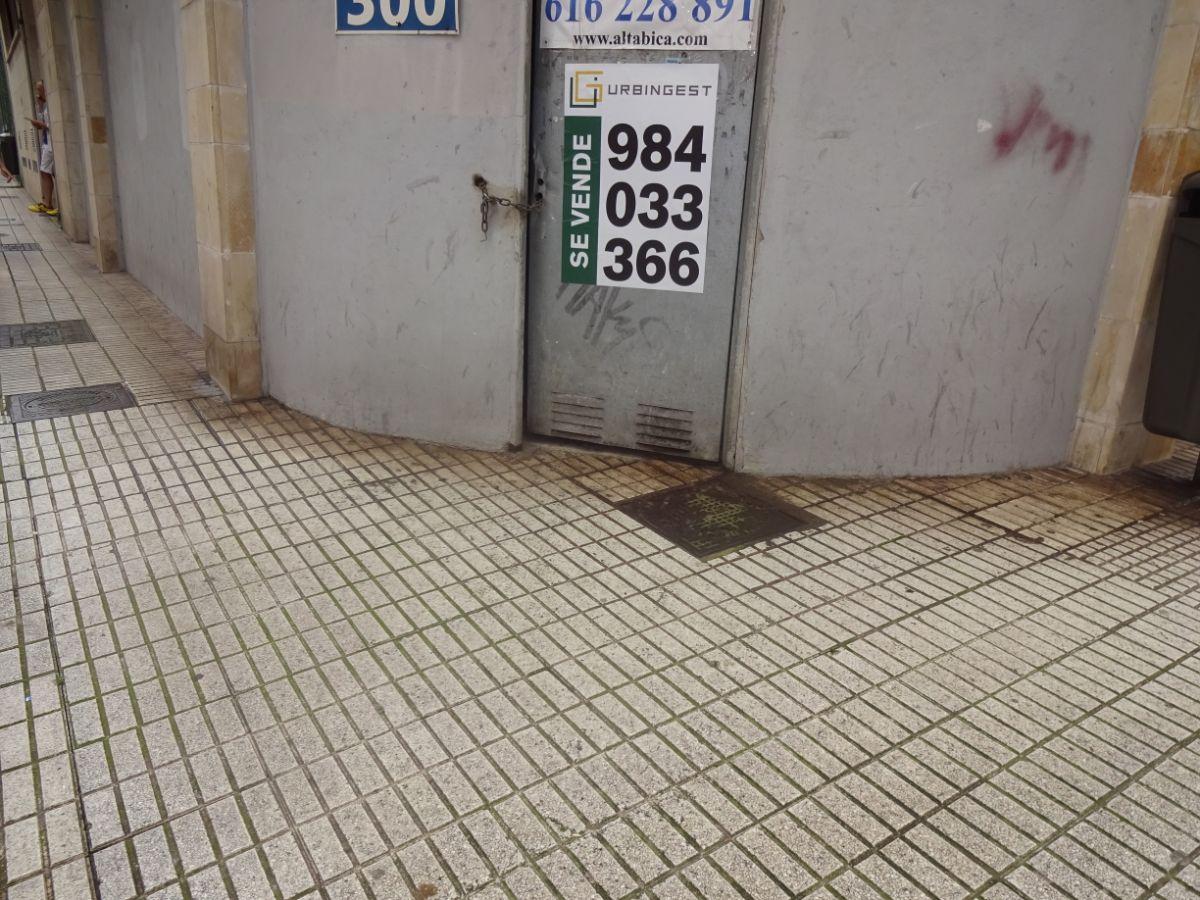For sale of commercial in Gijón