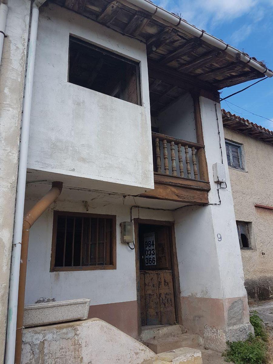 For sale of house in Villaviciosa