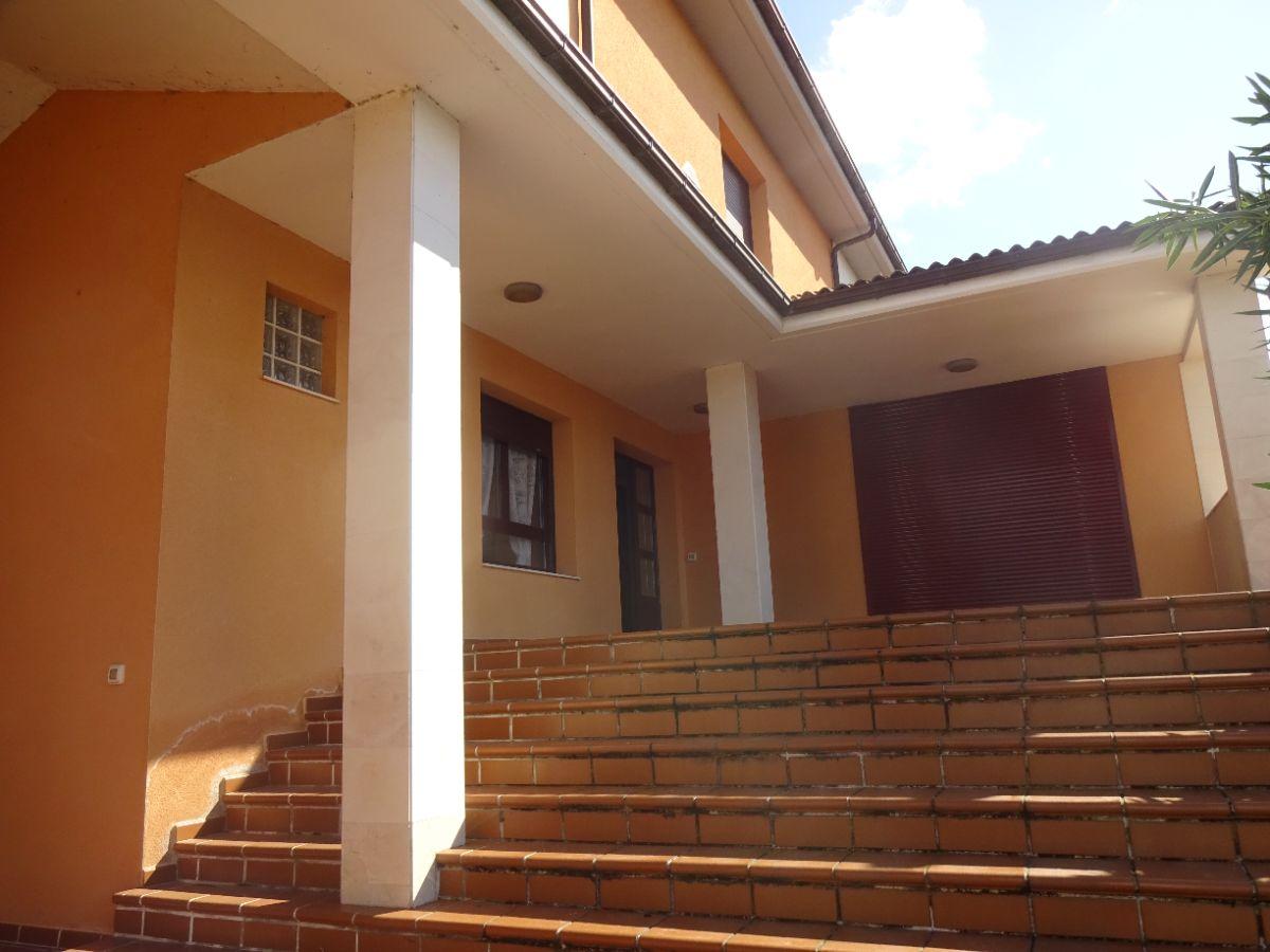 For sale of chalet in Villaviciosa