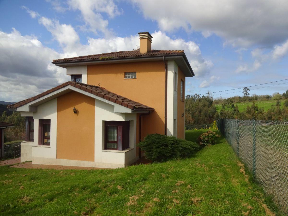For sale of chalet in Villaviciosa
