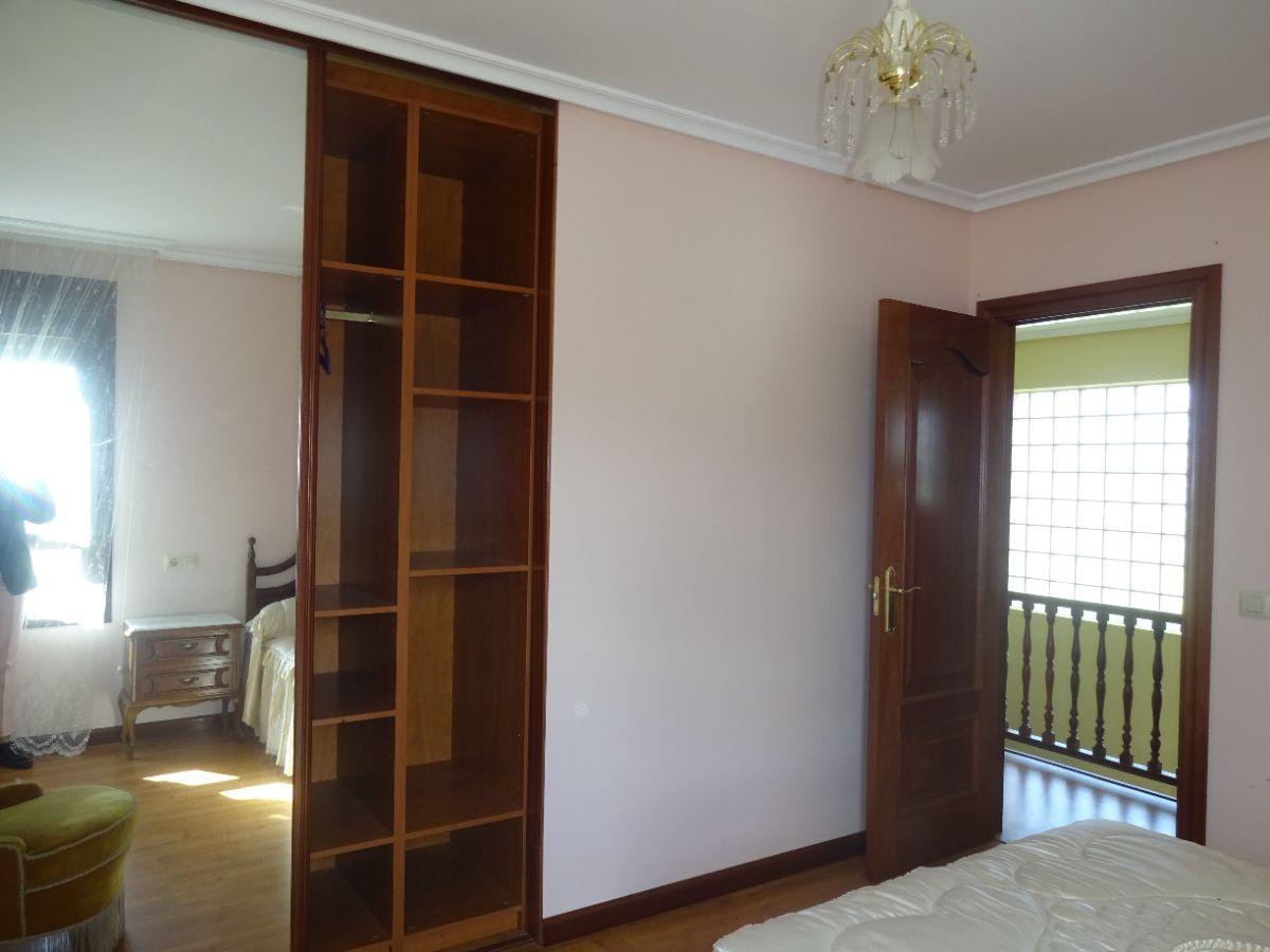 For sale of chalet in Villaviciosa