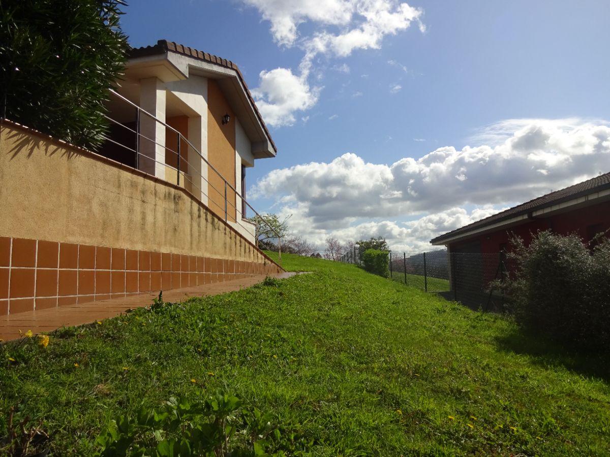 For sale of chalet in Villaviciosa
