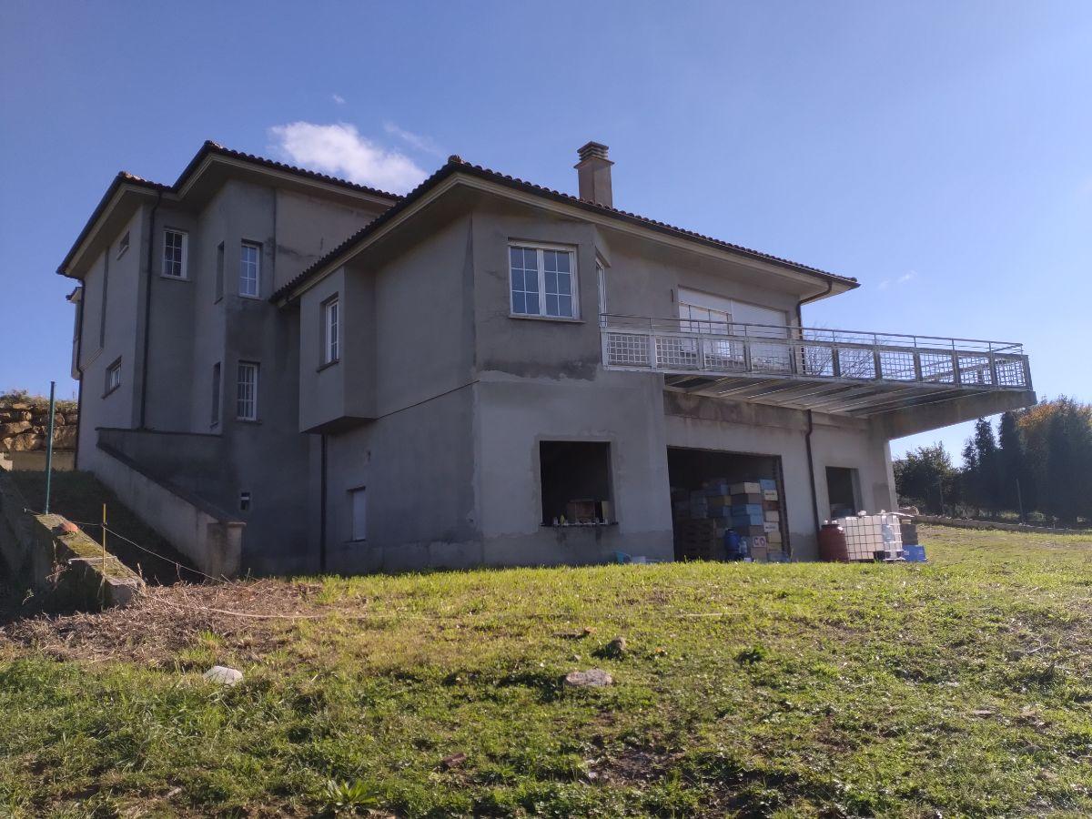 For sale of chalet in Oviedo