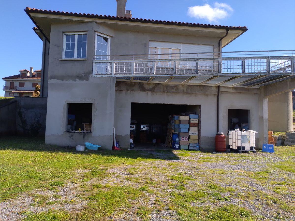 For sale of chalet in Oviedo