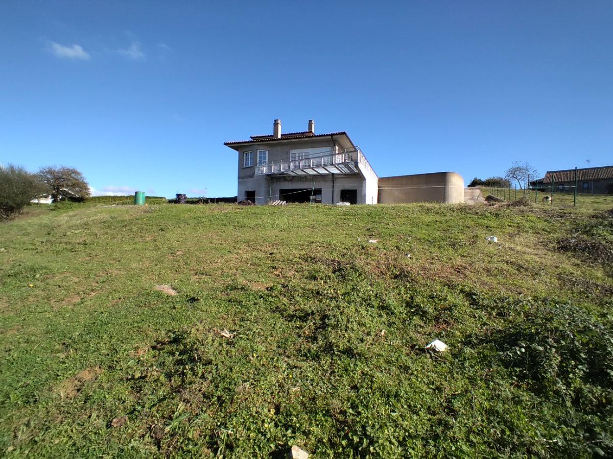 For sale of chalet in Oviedo