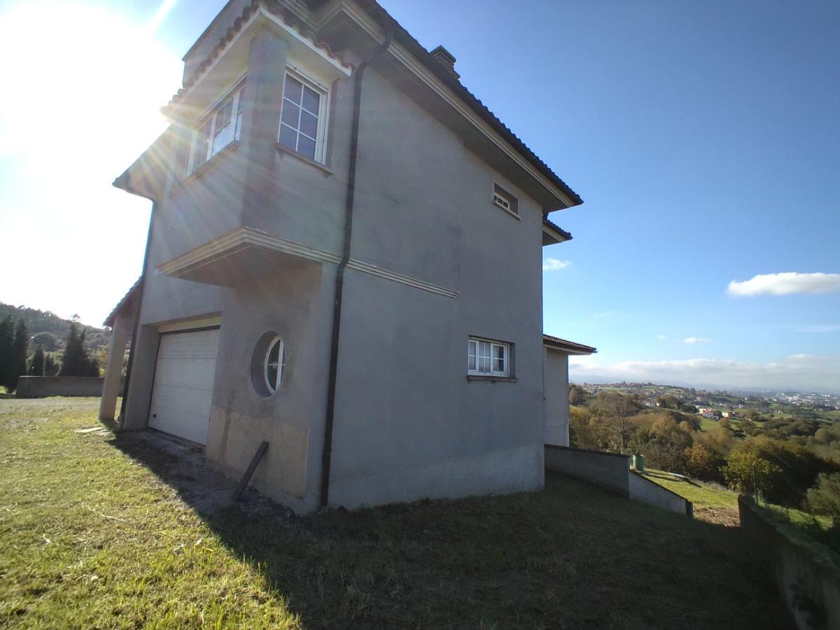 For sale of chalet in Oviedo
