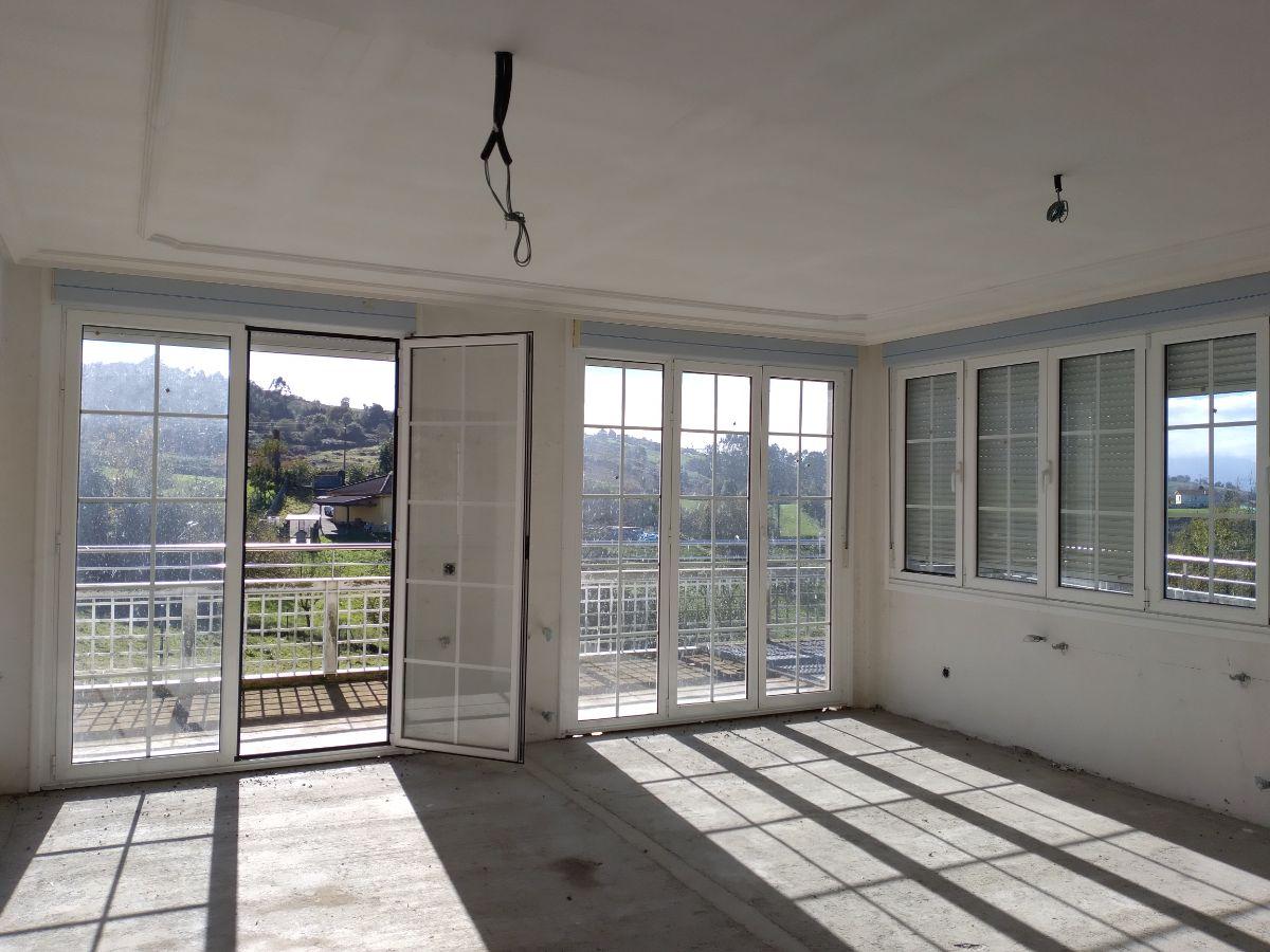 For sale of chalet in Oviedo
