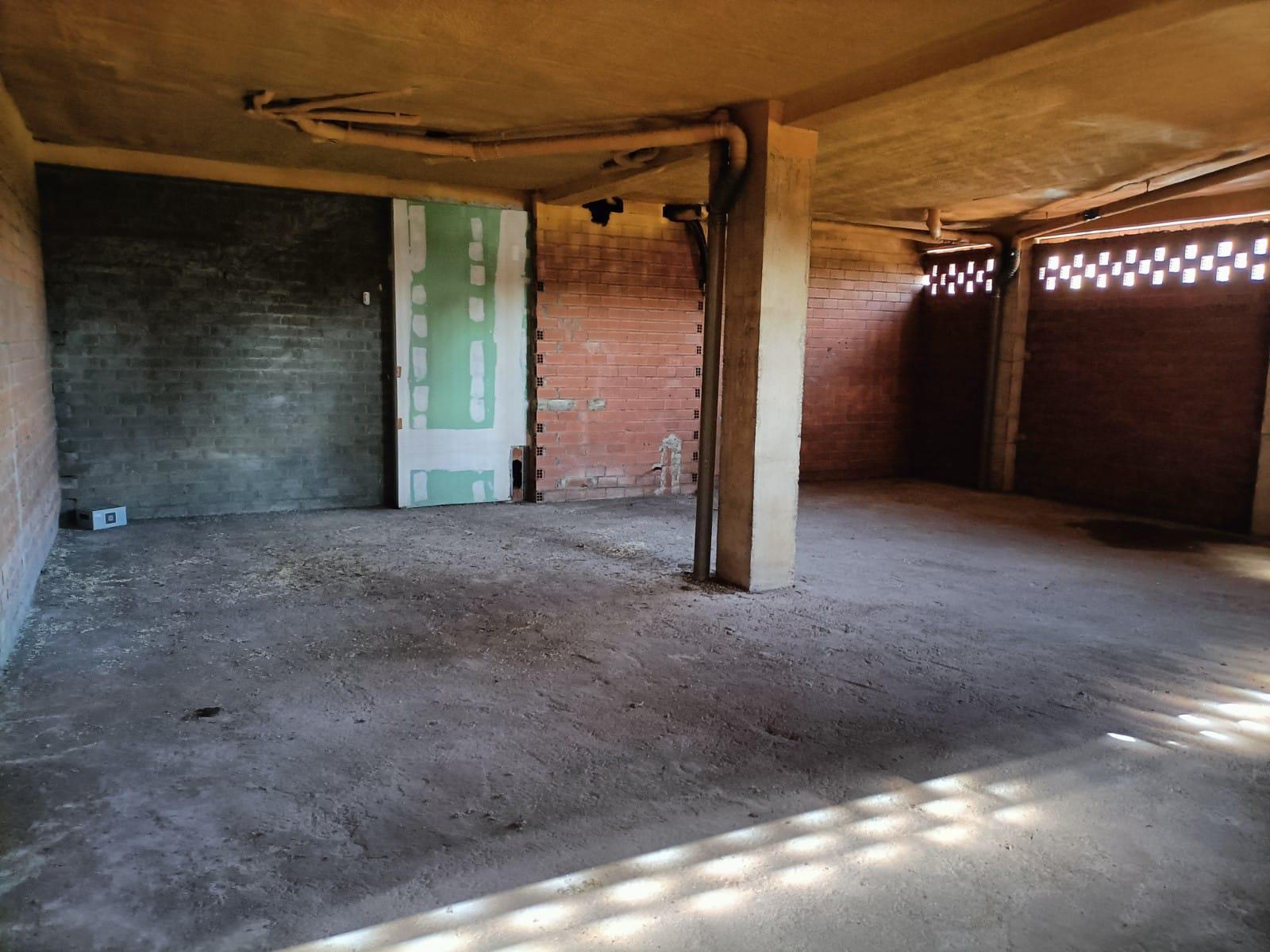 For sale of commercial in Gijón
