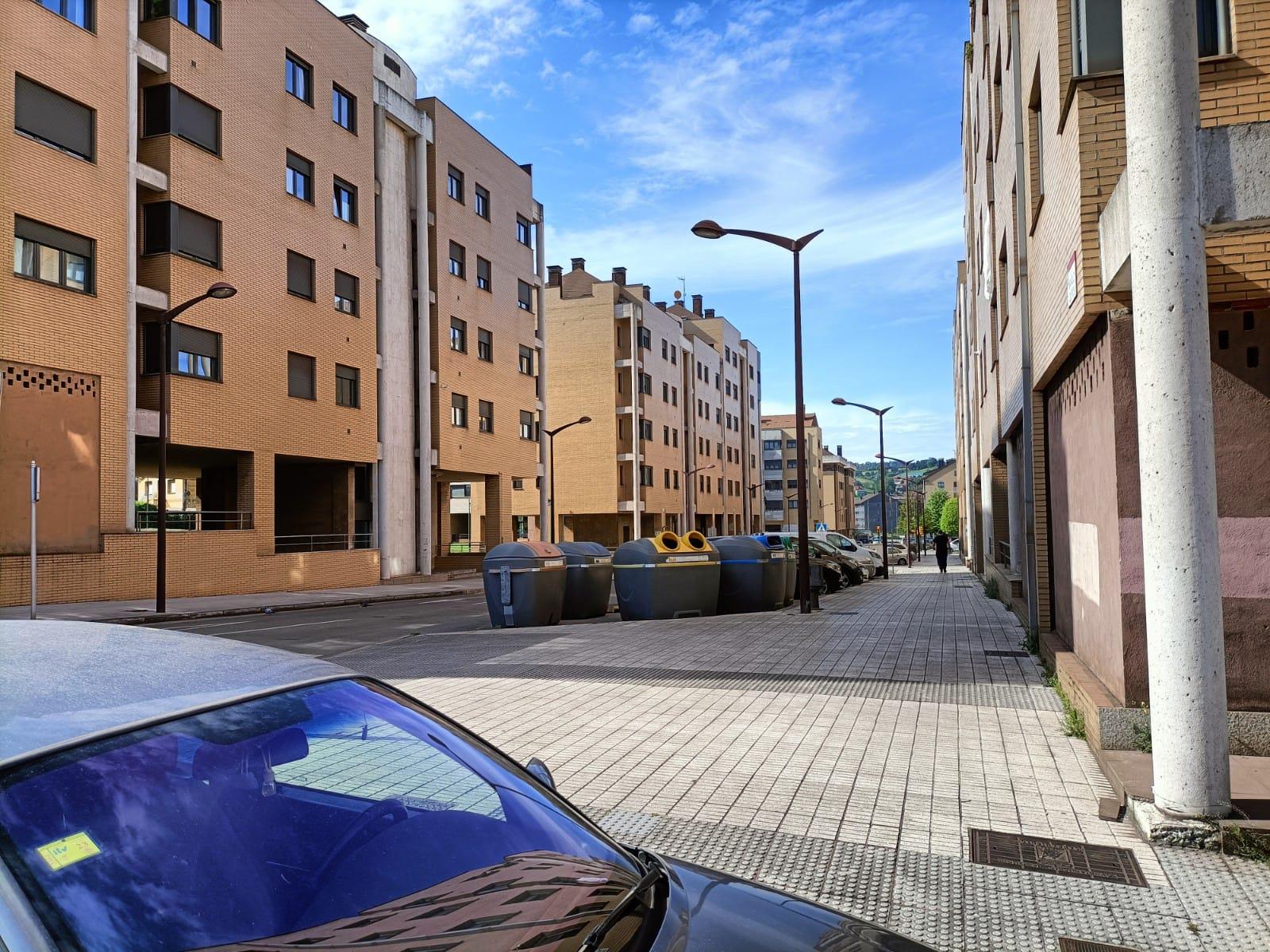 For sale of commercial in Gijón