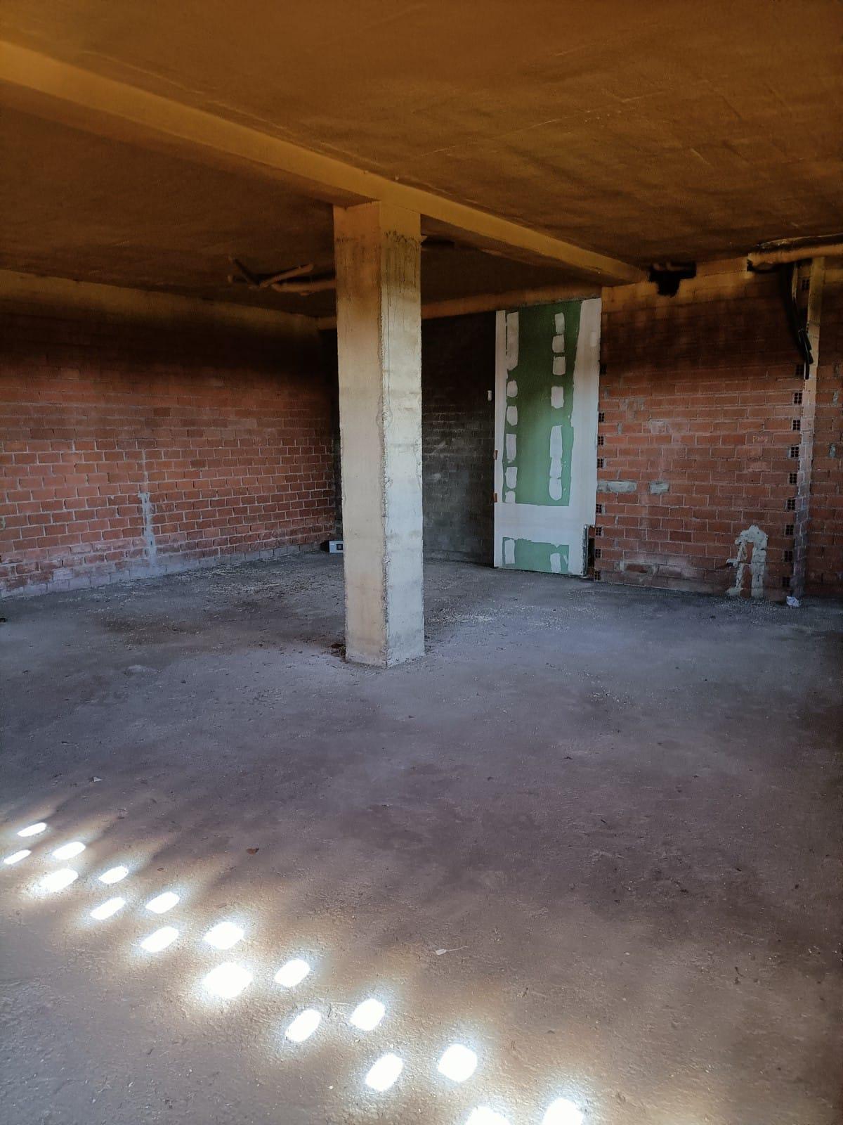 For sale of commercial in Gijón