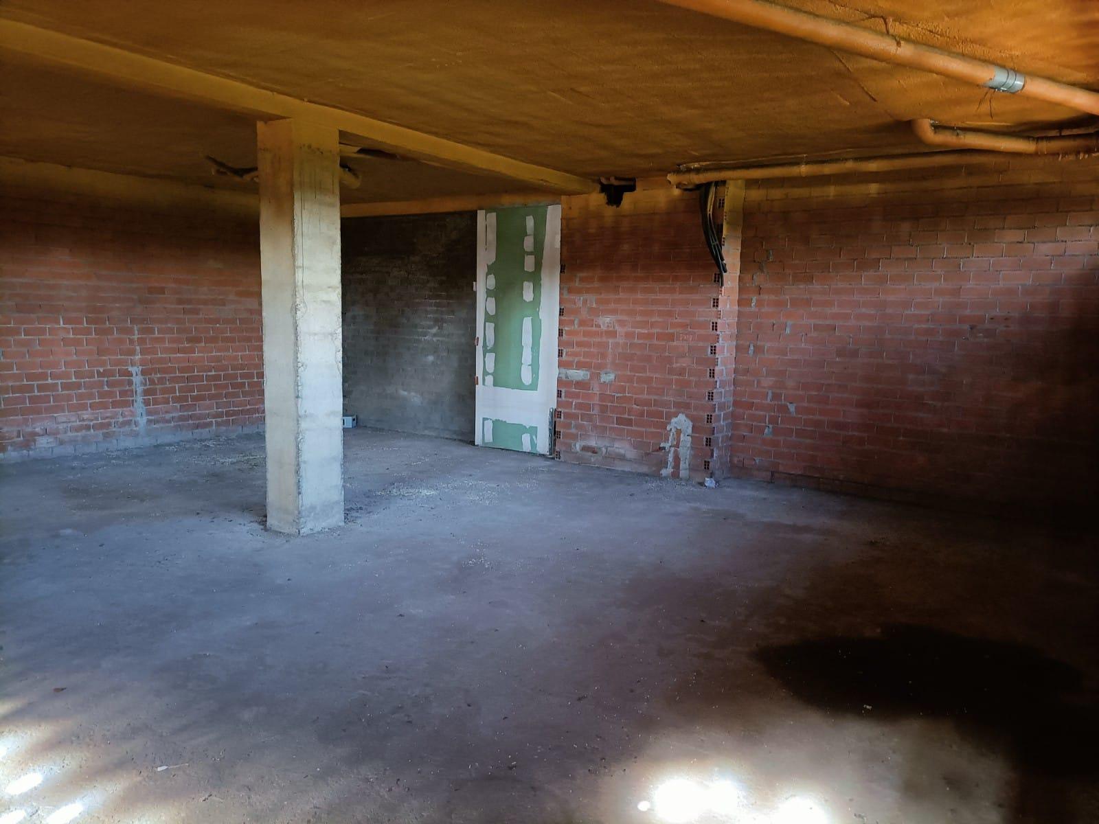 For sale of commercial in Gijón